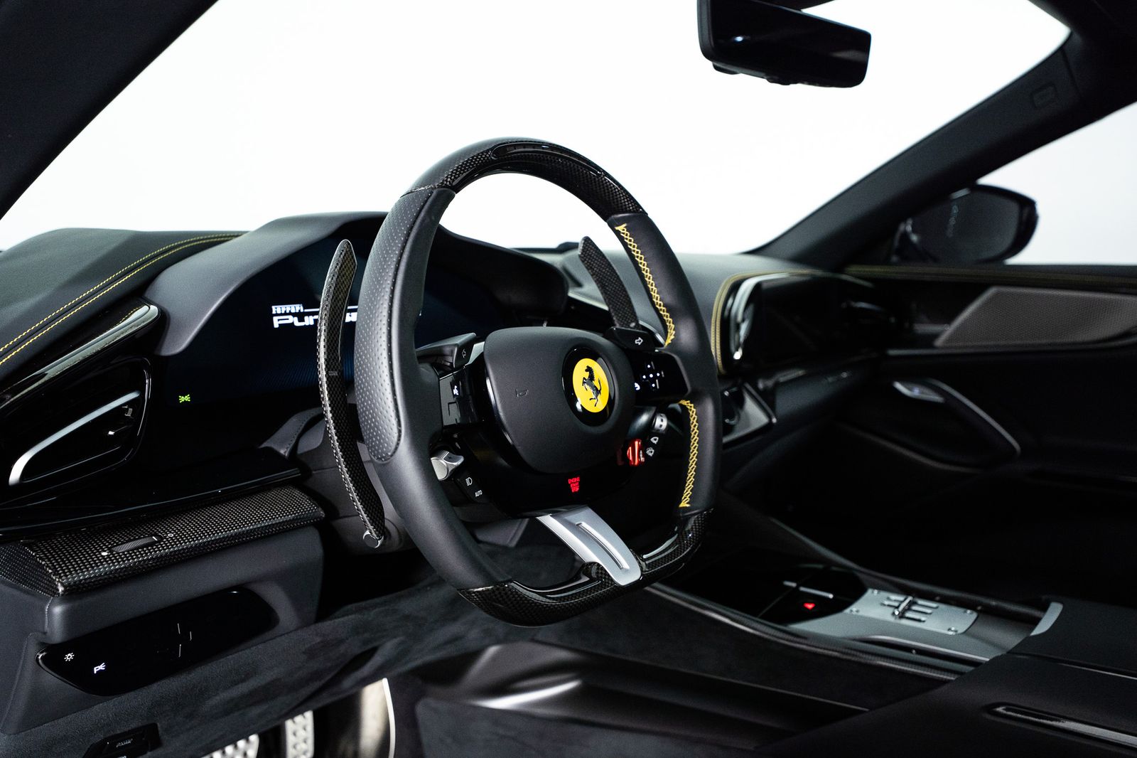 2025 Ferrari Purosangue — foto completa 18 de 66