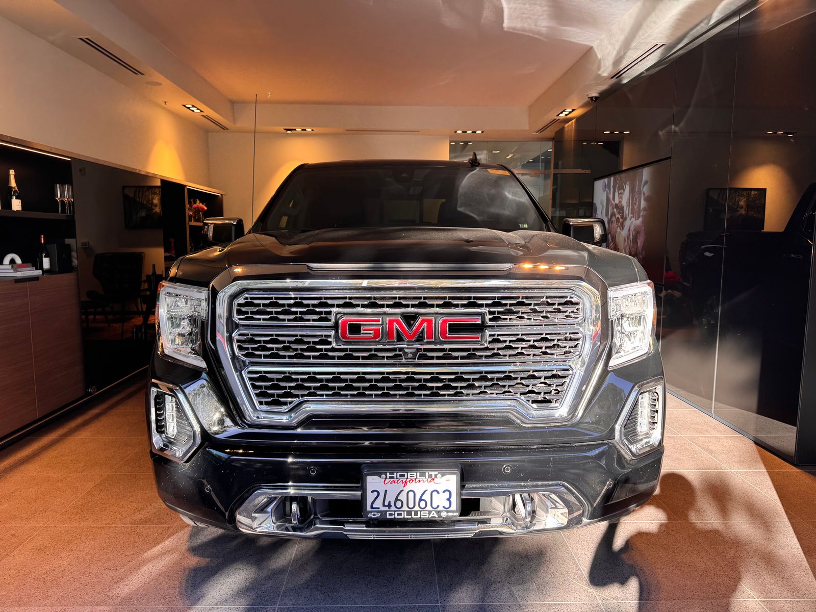 2021 GMC Sierra 1500 Denali — foto completa 2 de 10