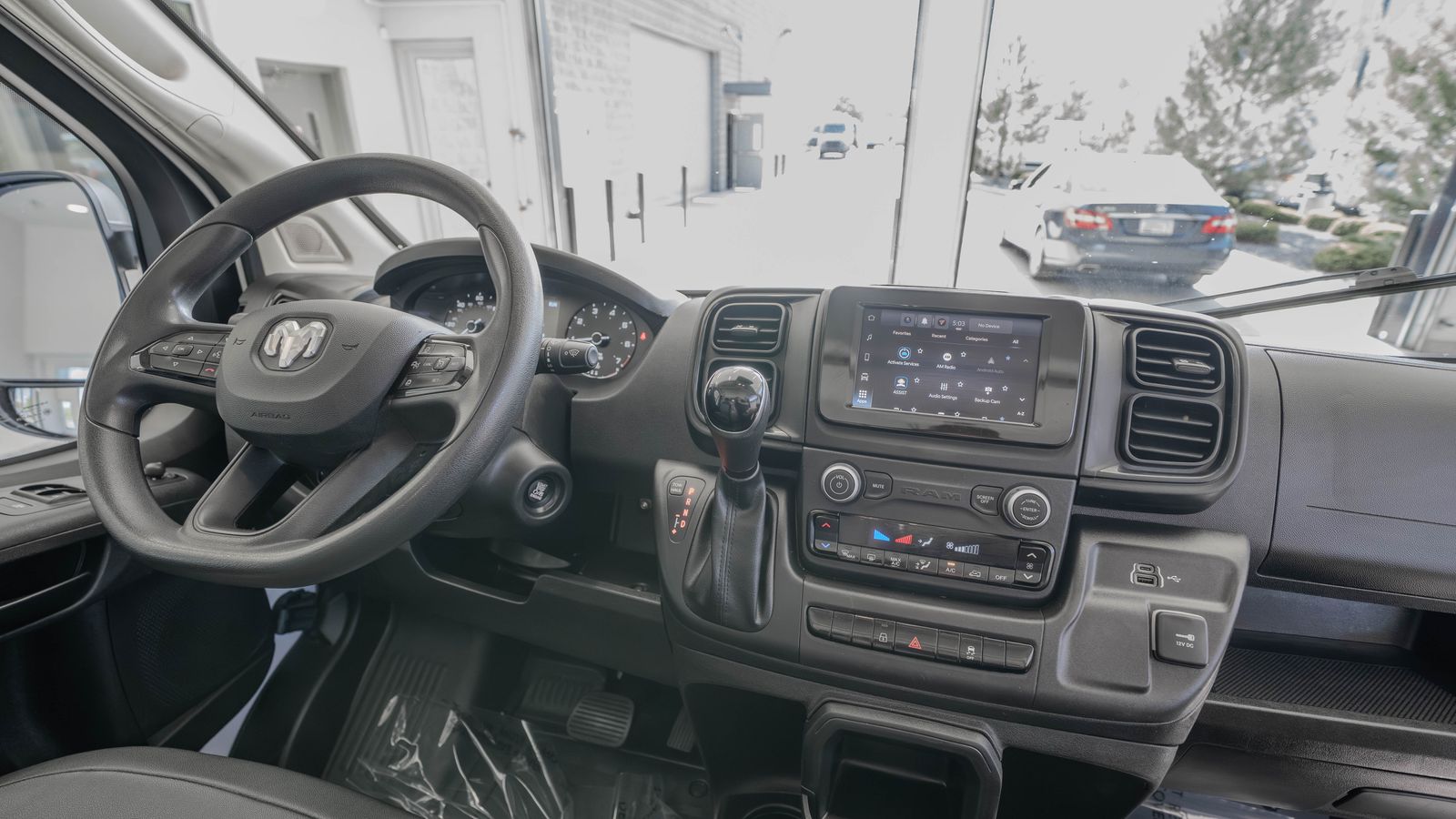 2025 Ram ProMaster 2500 High Roof — foto completa 19 de 34