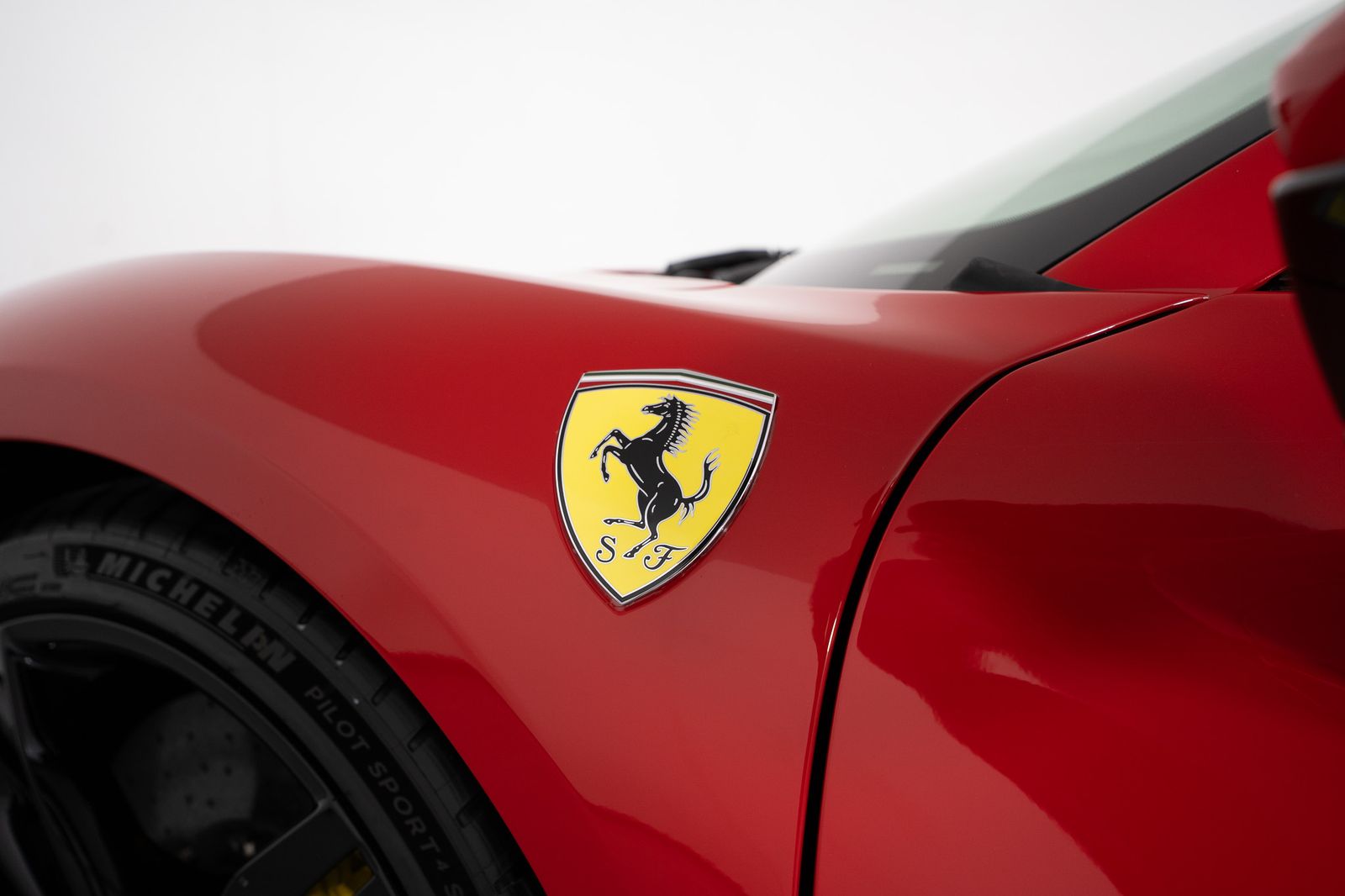 2025 Ferrari 296 GTS — foto completa 10 de 43