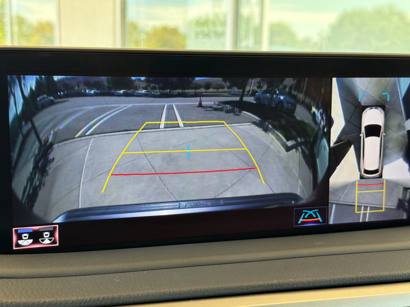 2021 Lexus RX 350L — full photo 19 of 28