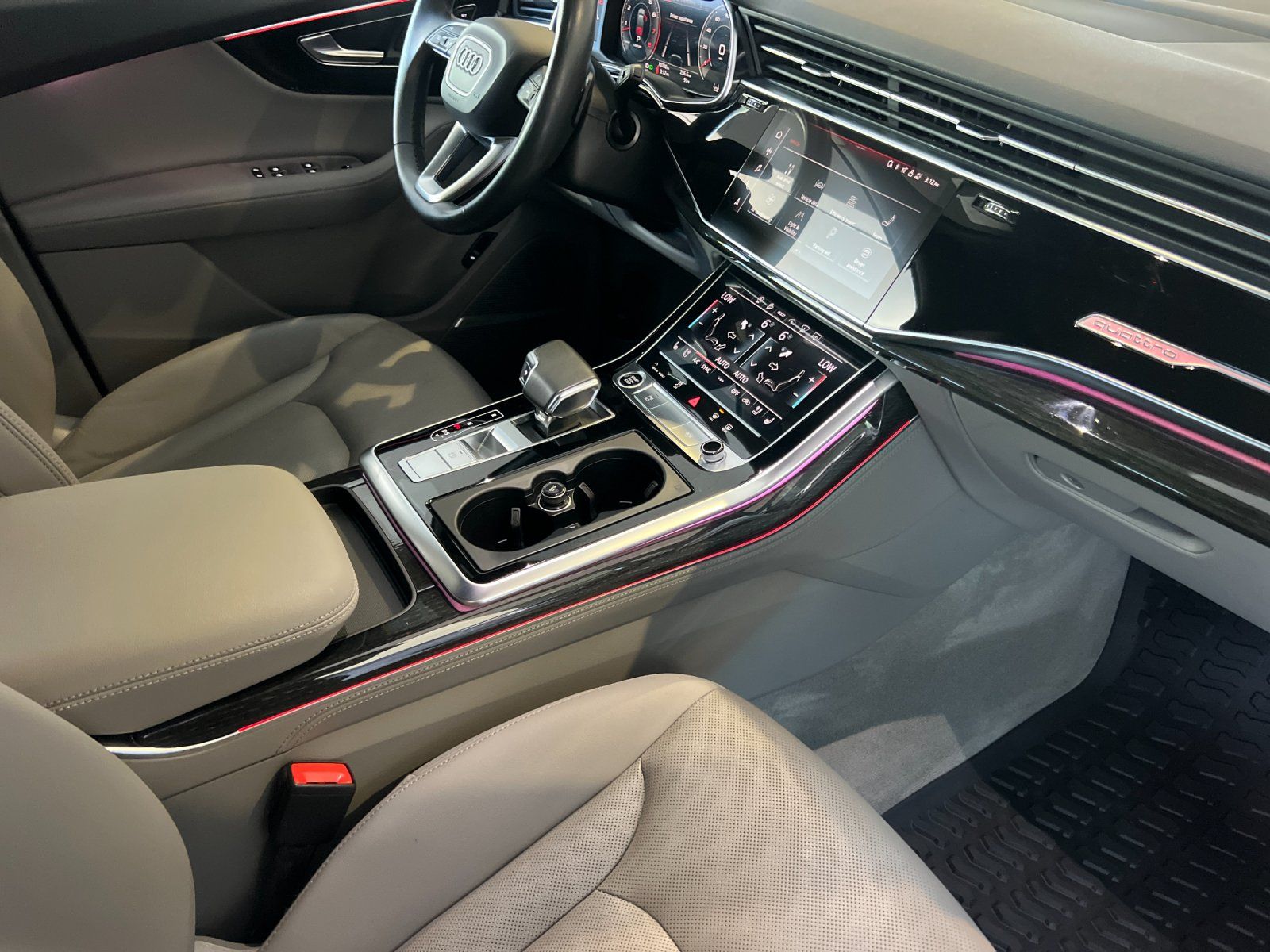 2021 Audi Q7 55 Prestige — foto completa 18 de 31