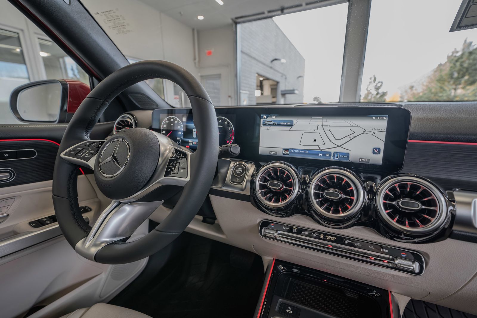 2026 Mercedes-Benz GLB GLB 250 — full photo 19 of 36
