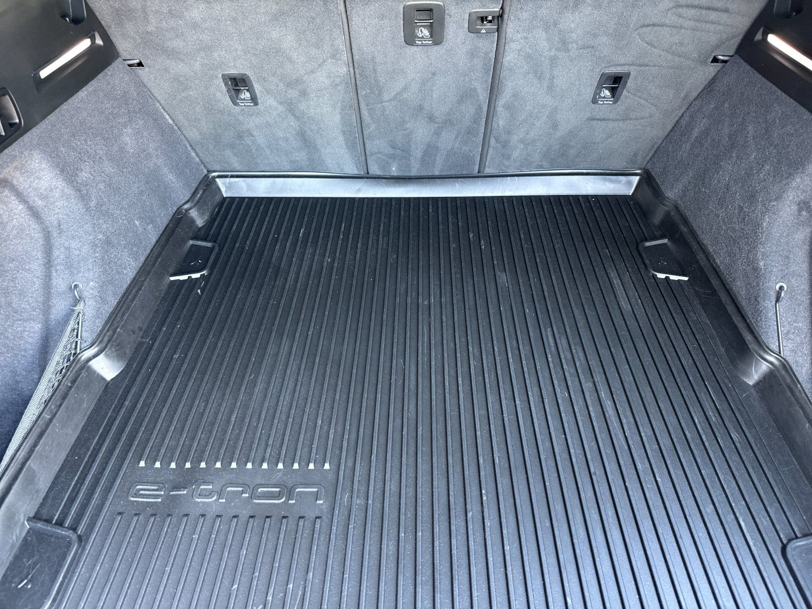 2024 Audi Q8 e-tron Premium Plus — full photo 15 of 29