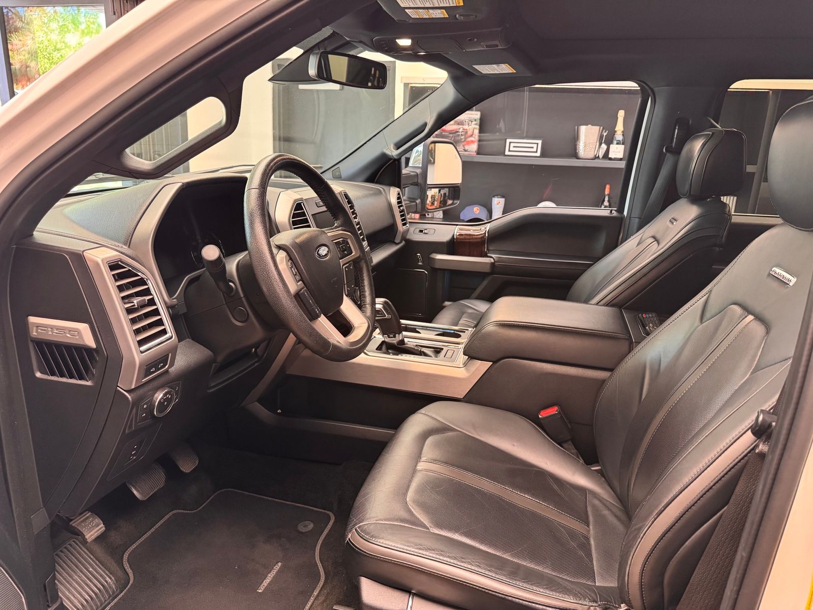 2015 Ford F-150 Platinum — foto completa 7 de 10