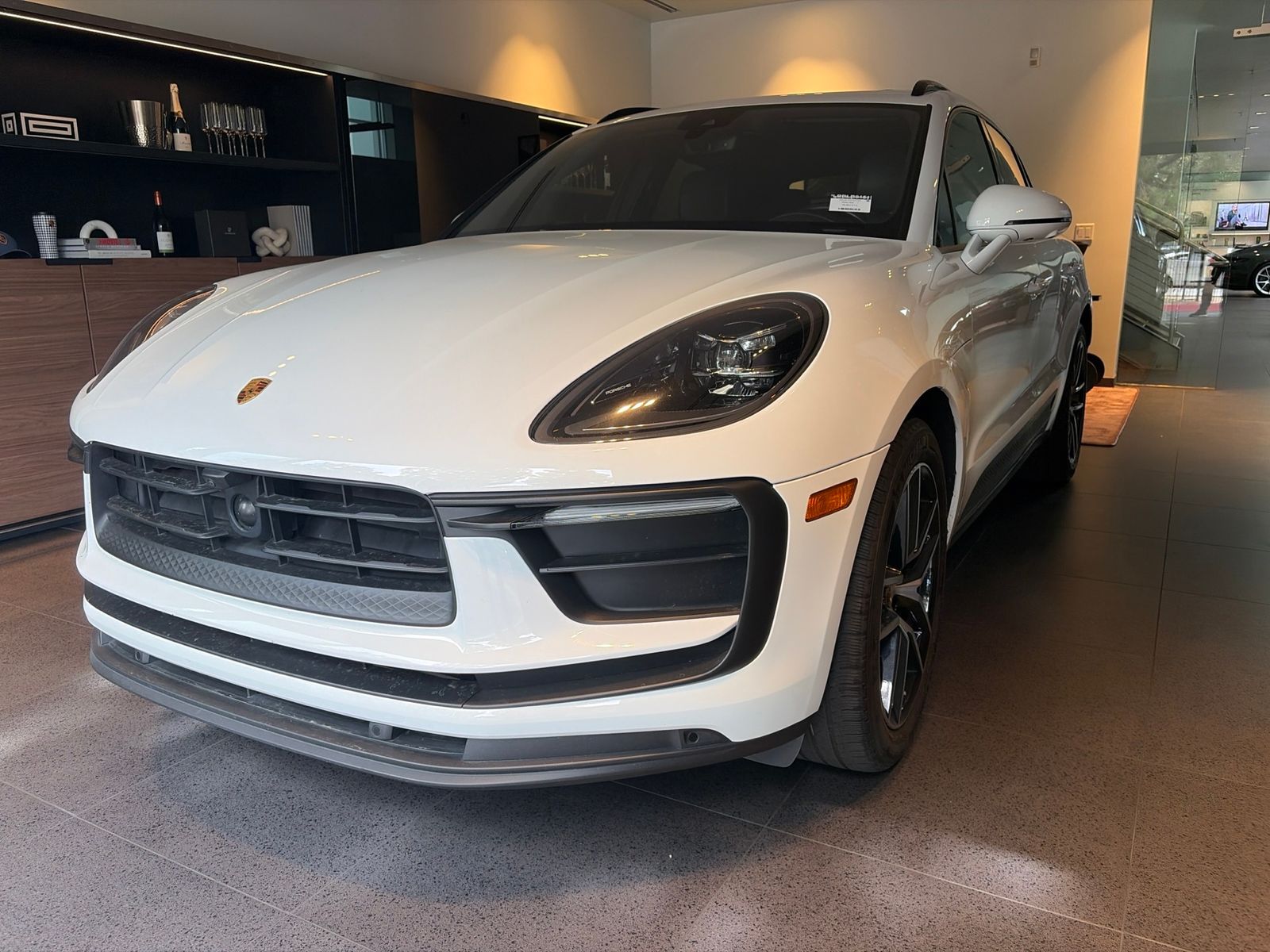 2024 Porsche Macan Base — foto completa 2 de 10