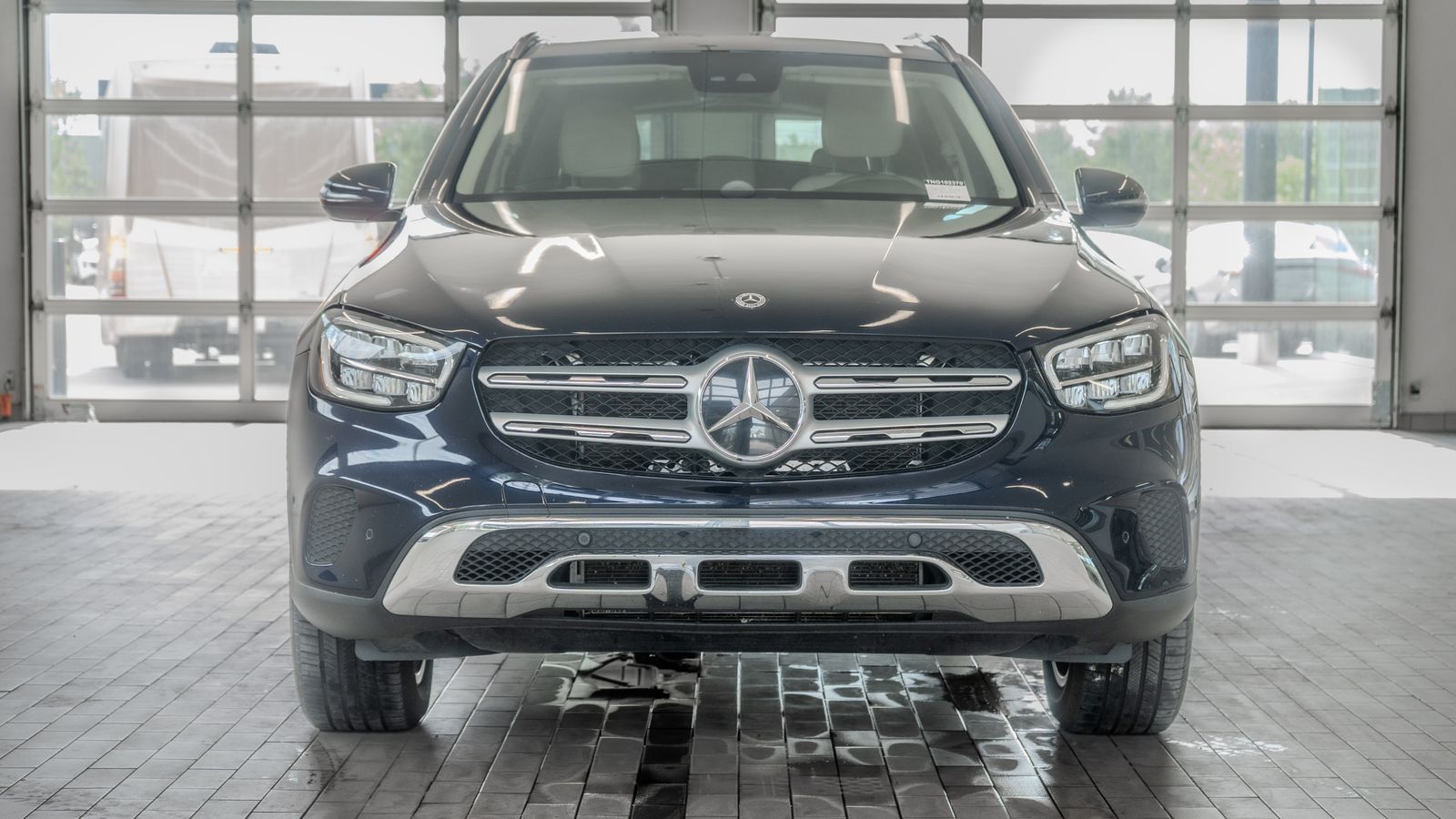 2022 Mercedes-Benz GLC GLC 300 — full photo 11 of 35
