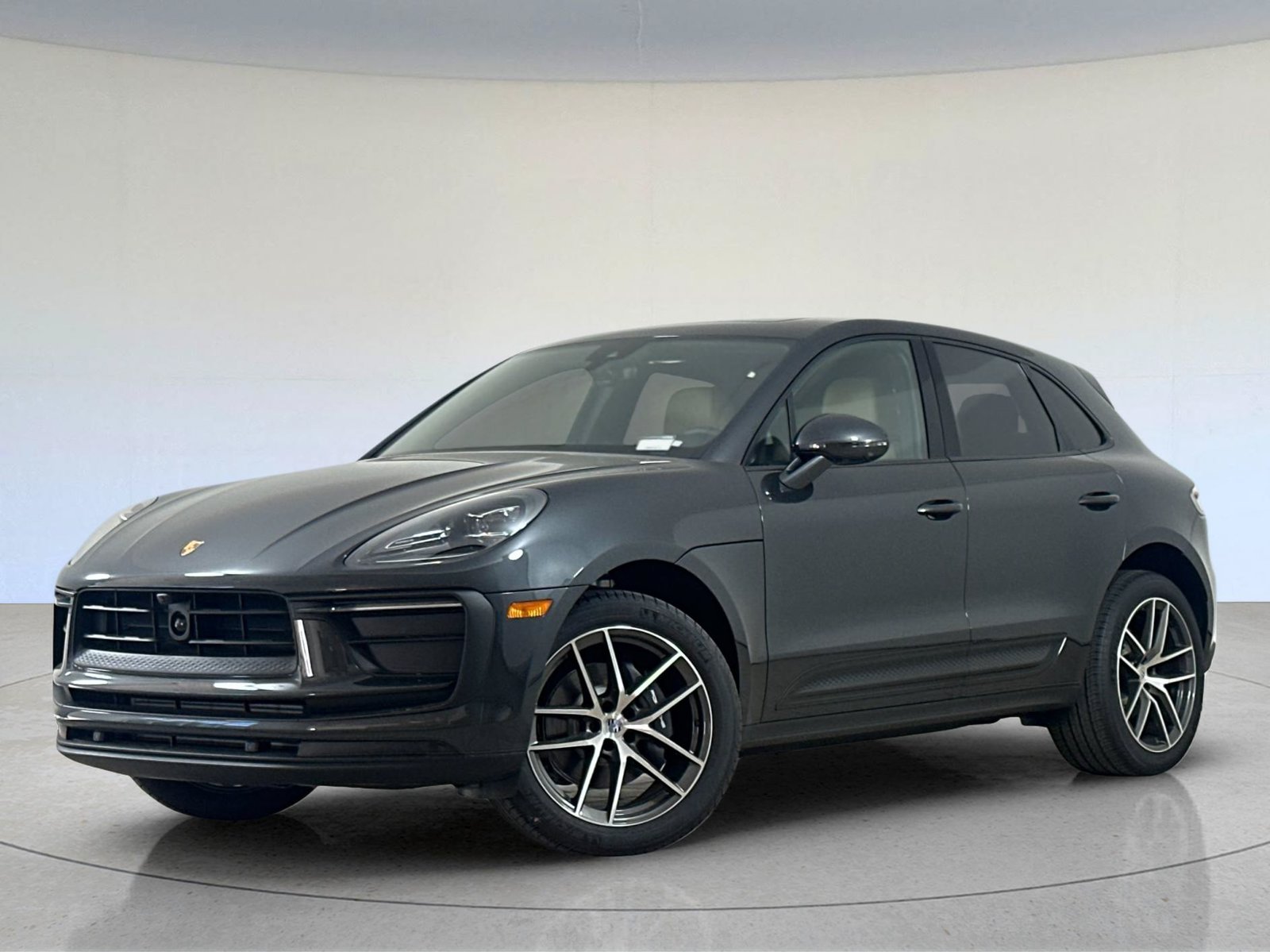 2026 Porsche Macan Base — photo 1 of 28