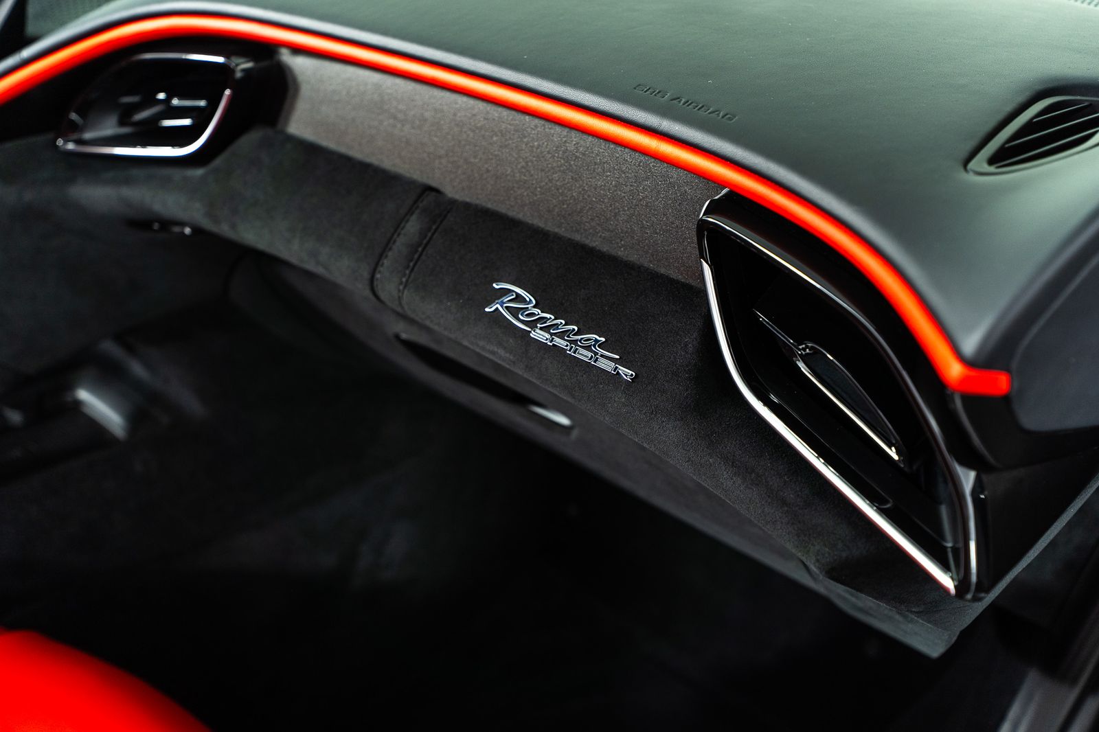 2025 Ferrari Roma Spider — foto completa 24 de 41