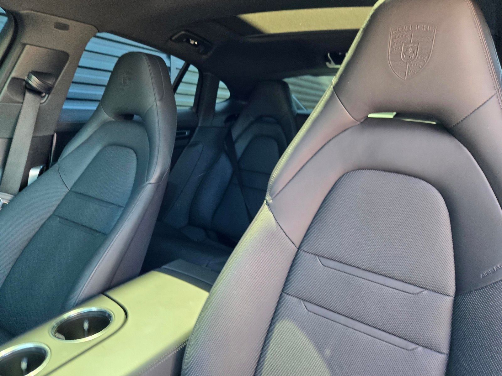 2023 Porsche Panamera 4 Platinum Edition — full photo 26 of 27