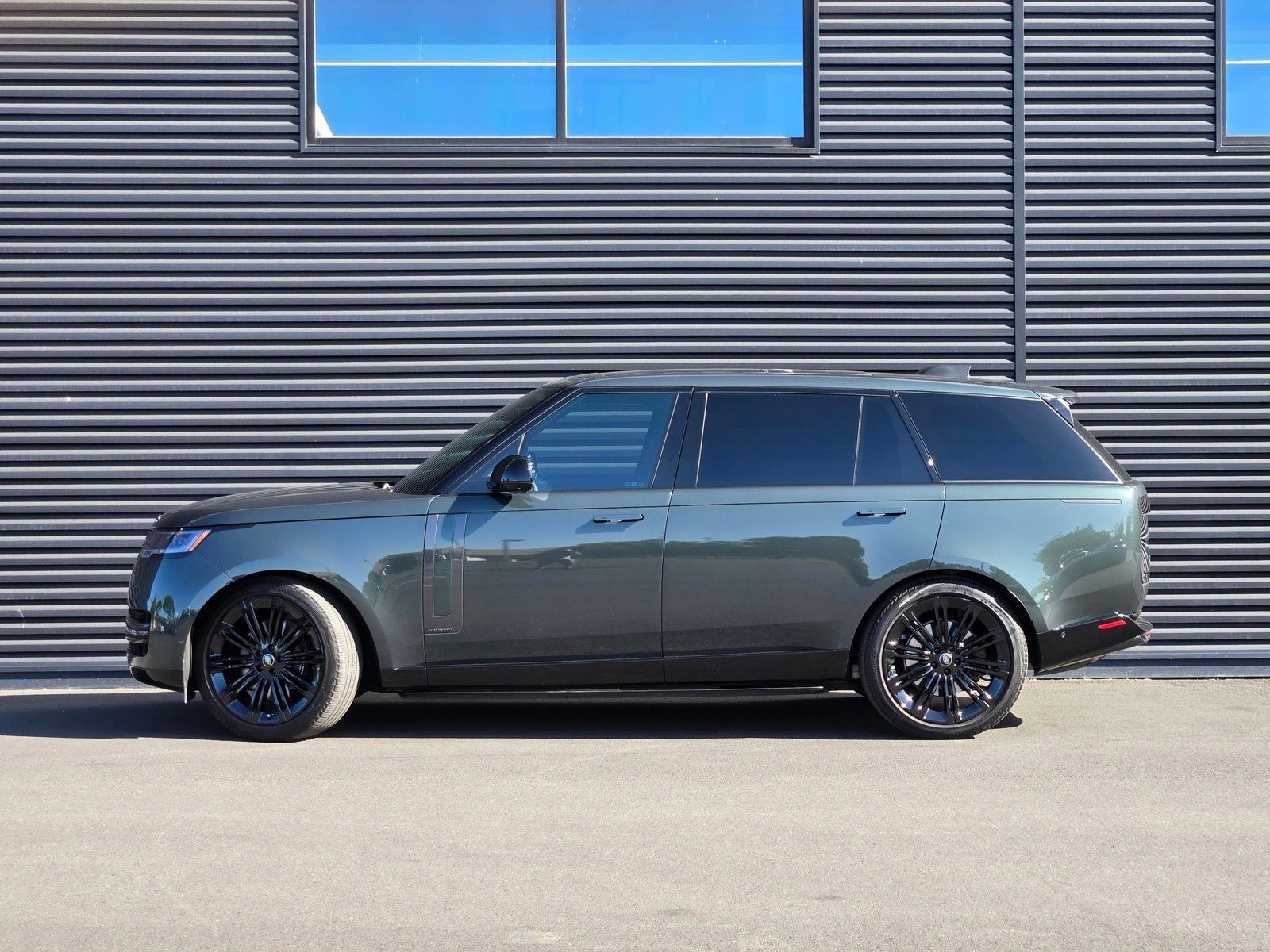 2024 Land Rover Range Rover Autobiography — full photo 3 of 45