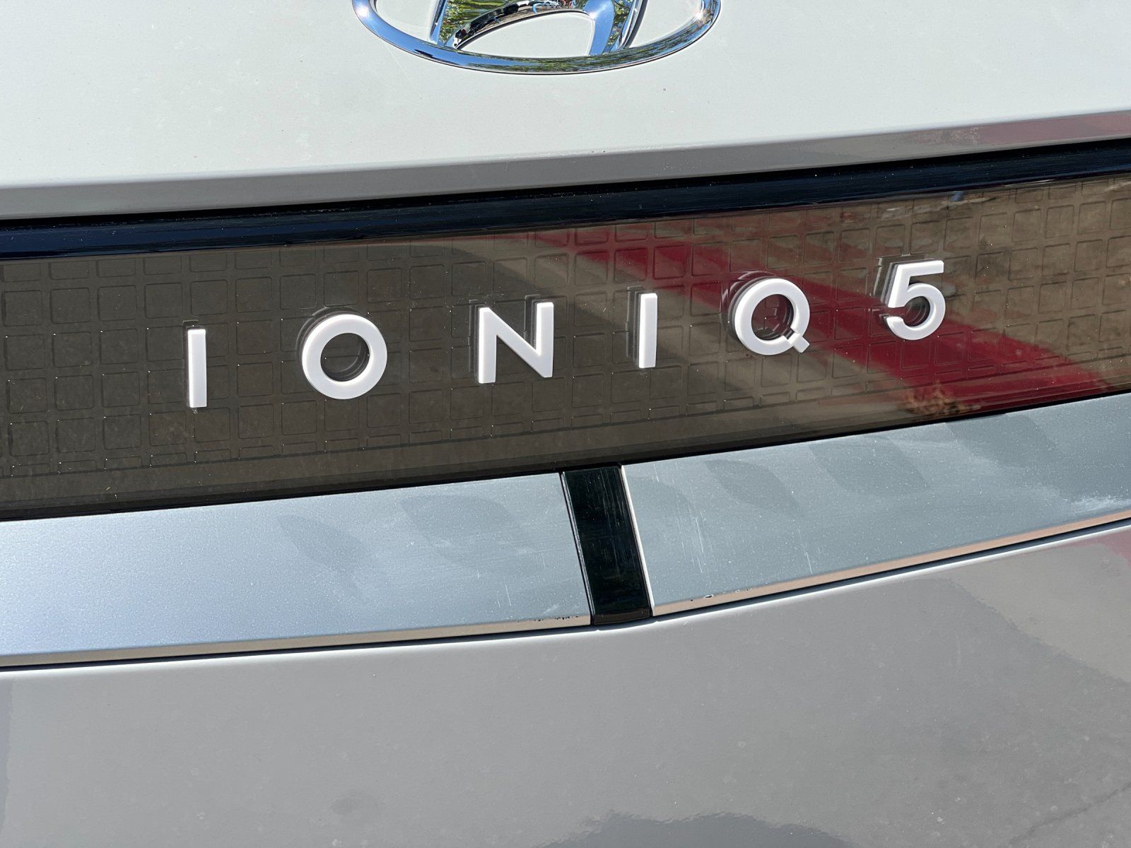 2024 Hyundai IONIQ 5 SE — full photo 27 of 29