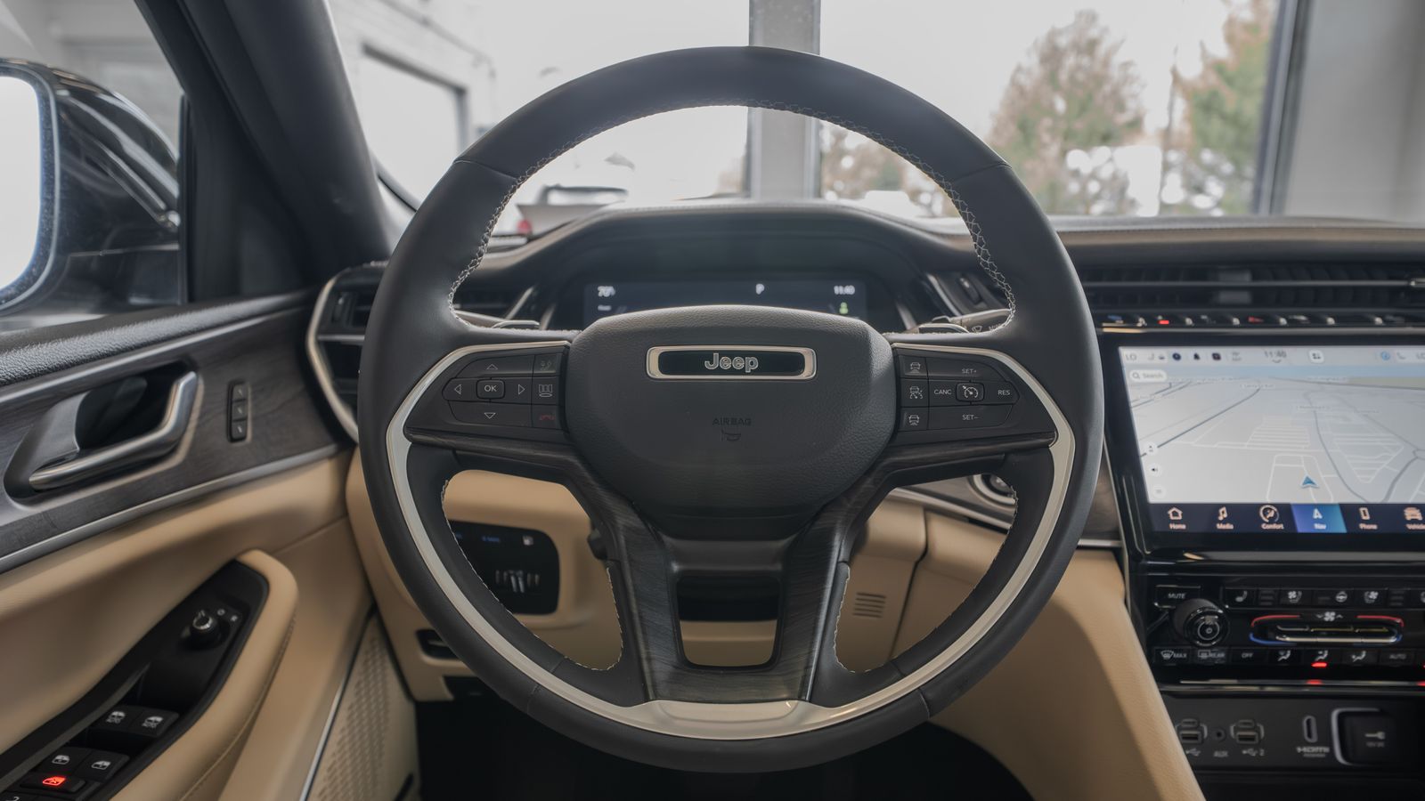 2023 Jeep Grand Cherokee 4xe — foto completa 9 de 34