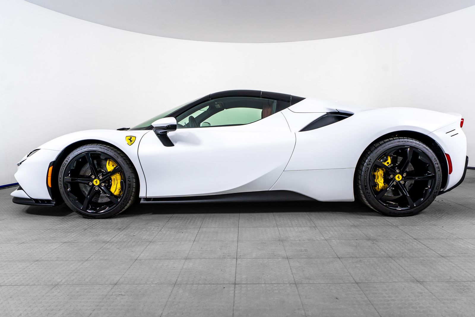 2024 Ferrari SF90 Spider — full photo 15 of 51