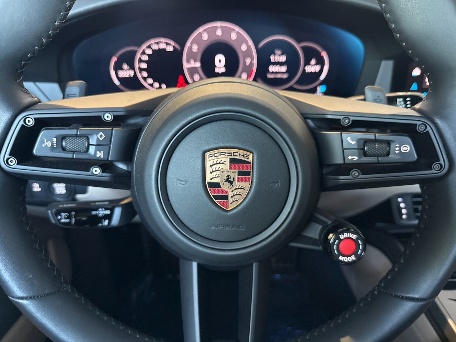 2025 Porsche 911 Carrera S — full photo 21 of 29