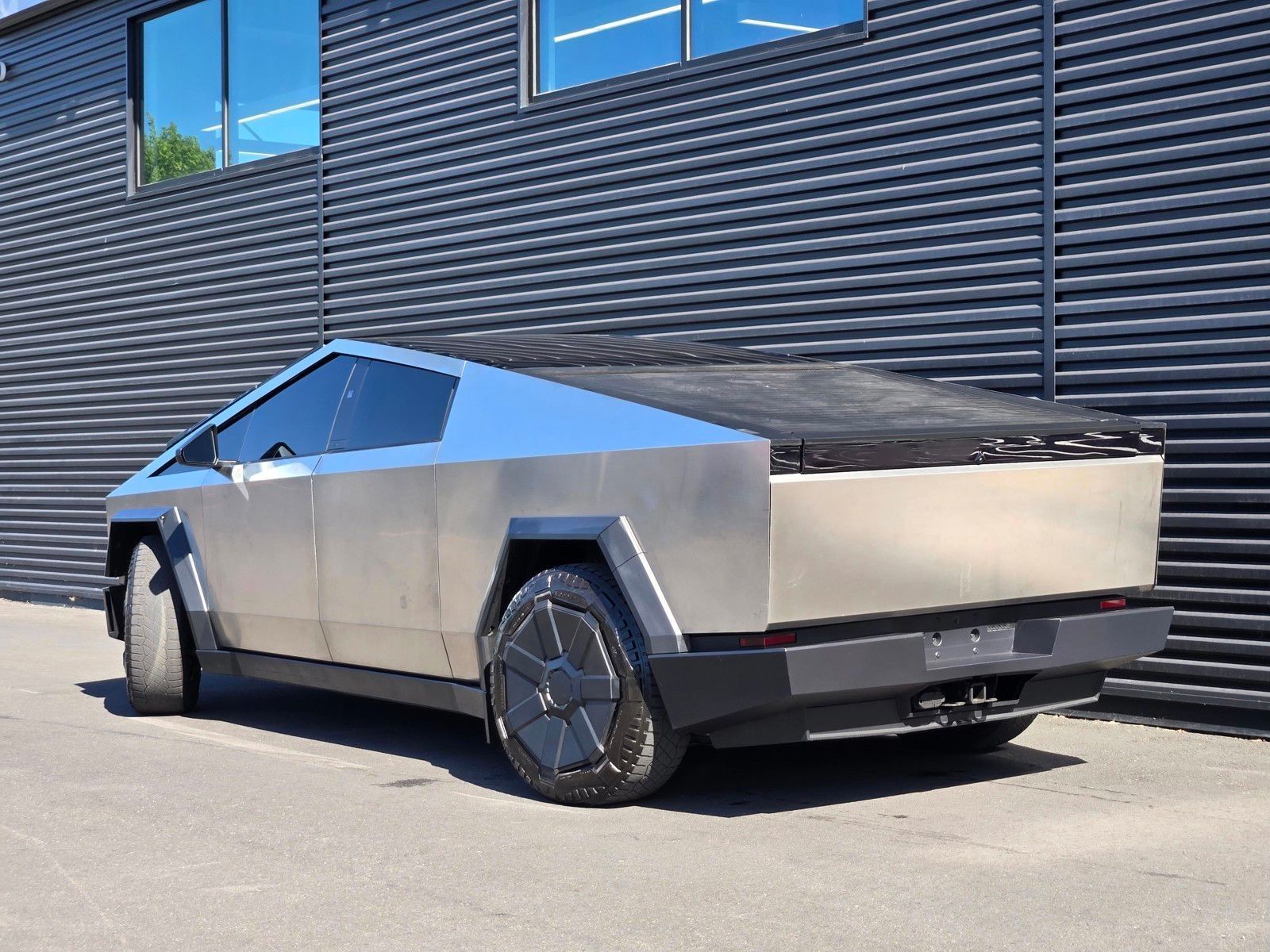 2024 Tesla Cybertruck Cyberbeast — foto completa 4 de 45