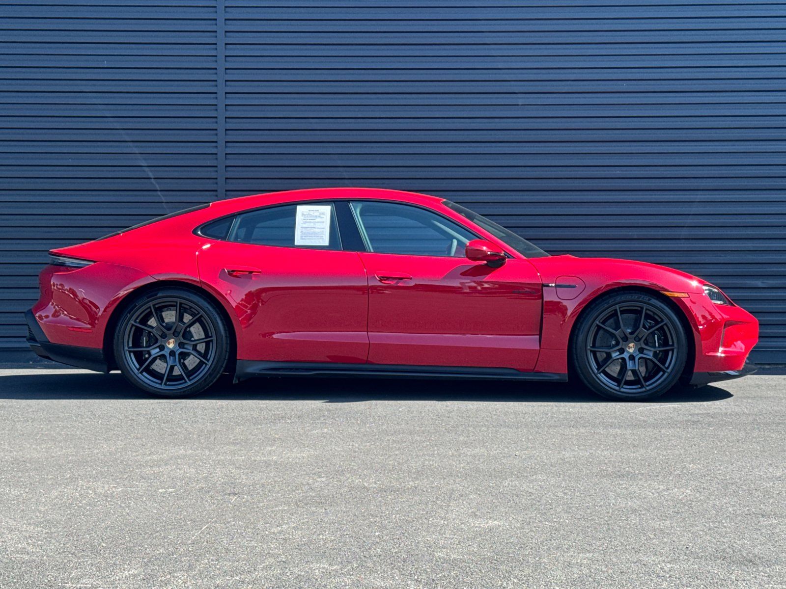 2025 Porsche Taycan GTS — full photo 9 of 28