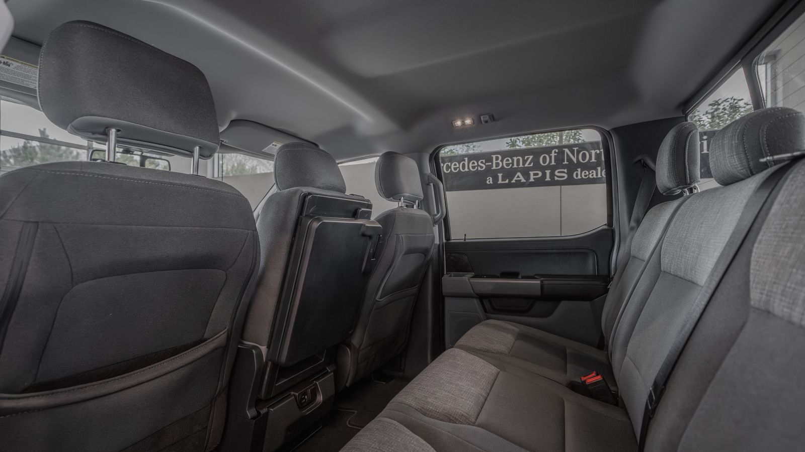 2021 Ford F-150 XLT — foto completa 25 de 35