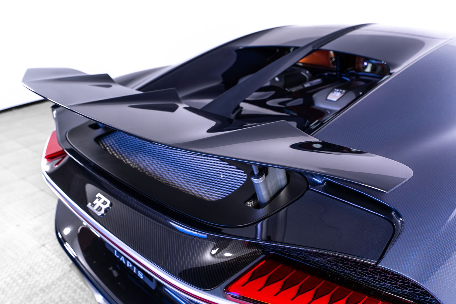 2018 Bugatti Chiron — foto completa 83 de 85