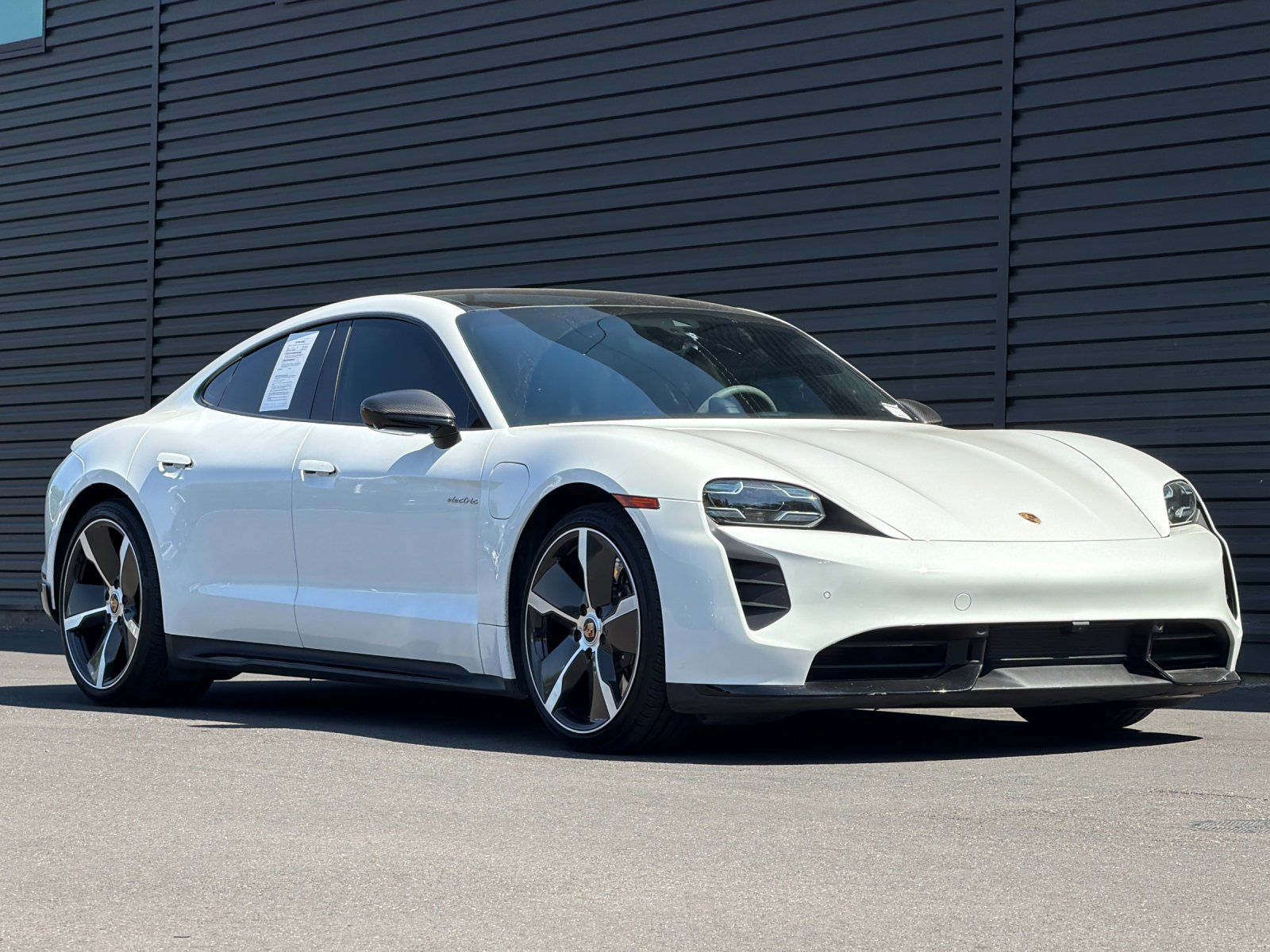 2021 Porsche Taycan Turbo — full photo 10 of 28