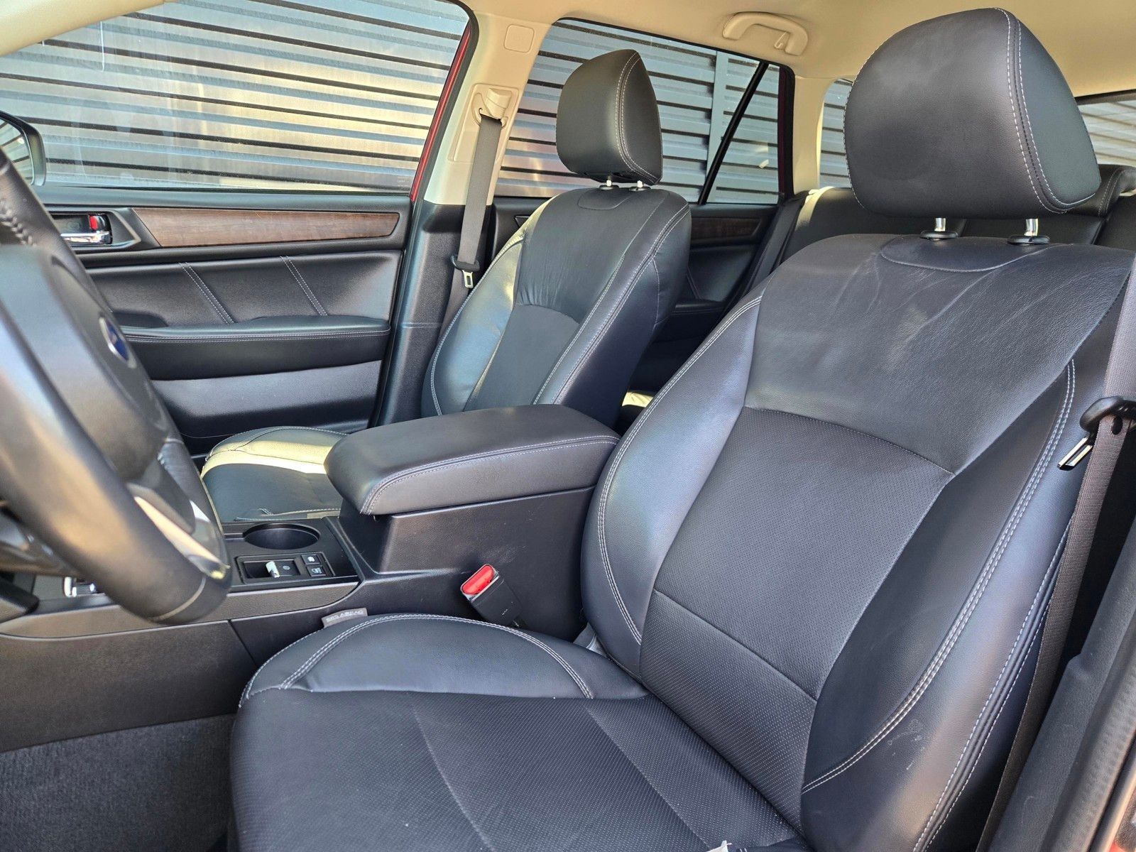 2019 Subaru Outback 2.5i — foto completa 19 de 45