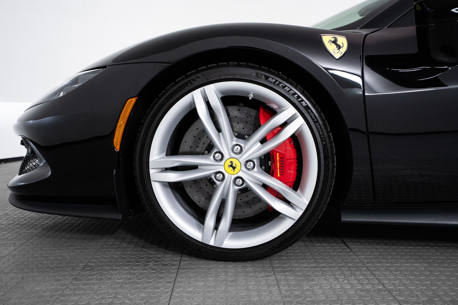 2024 Ferrari 296 GTS — full photo 9 of 46