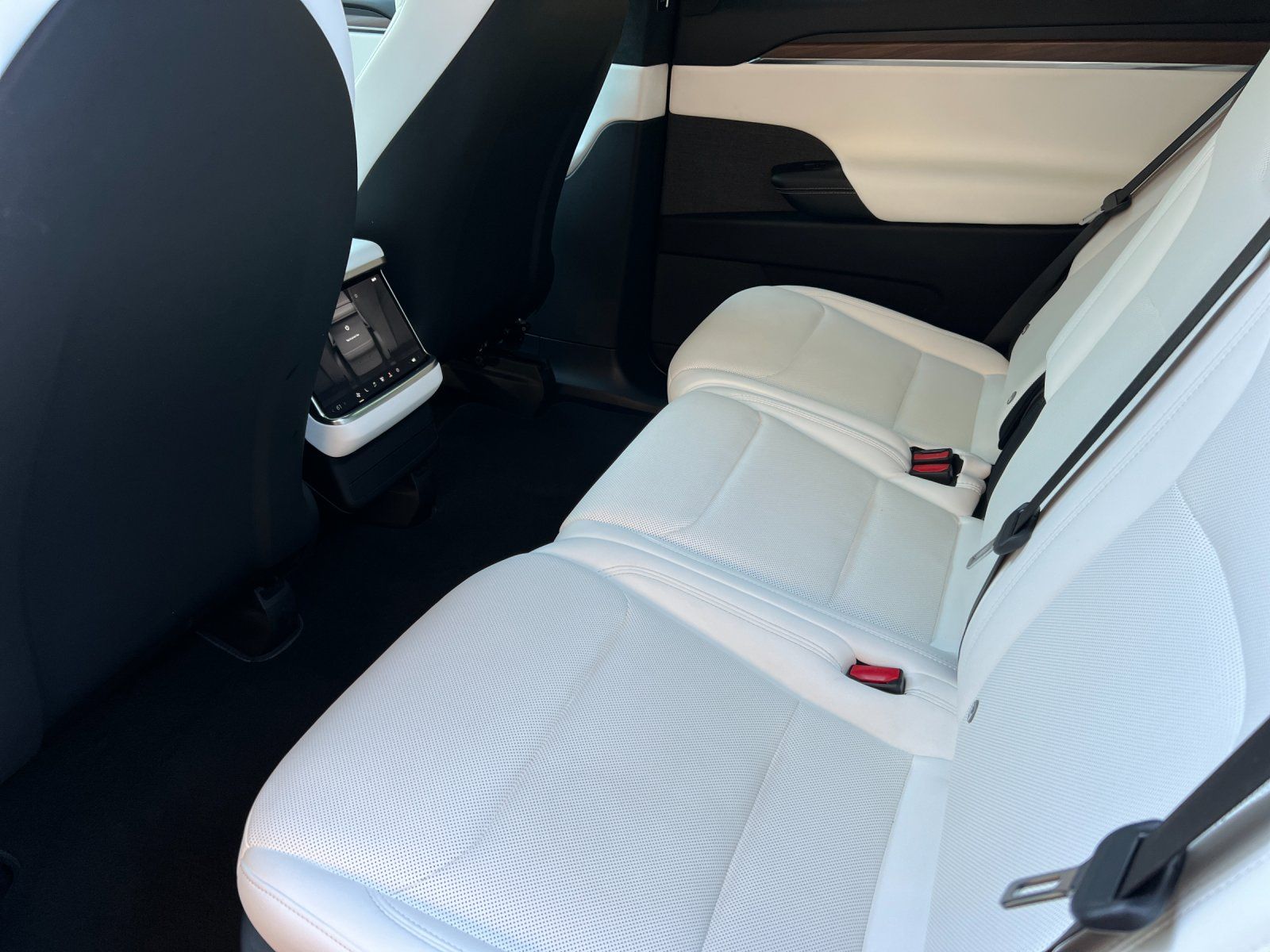 2023 Tesla Model X — foto completa 12 de 28