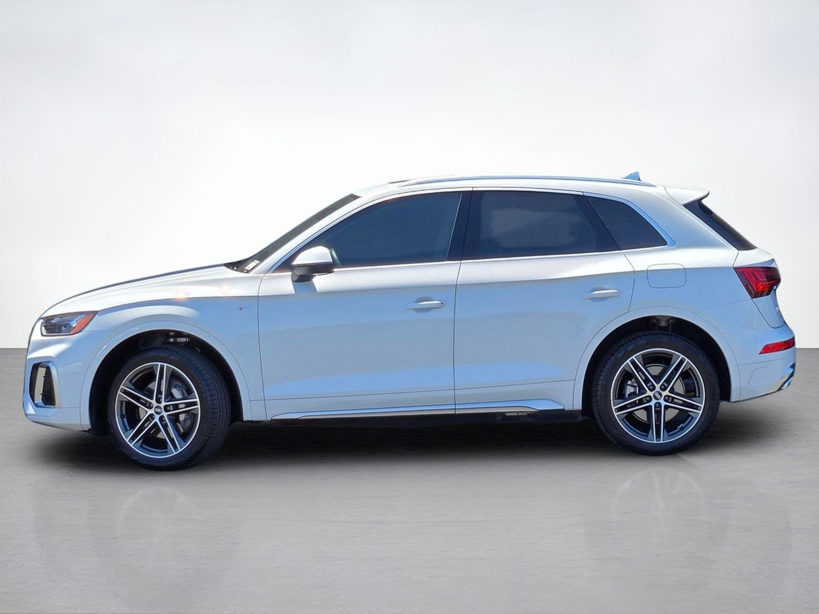 2023 Audi Q5 e 55 Premium Plus — foto completa 3 de 45