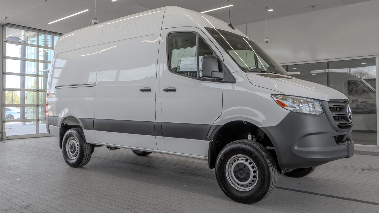 2025 Mercedes-Benz Sprinter 2500 Cargo 144 WB — foto completa 12 de 35