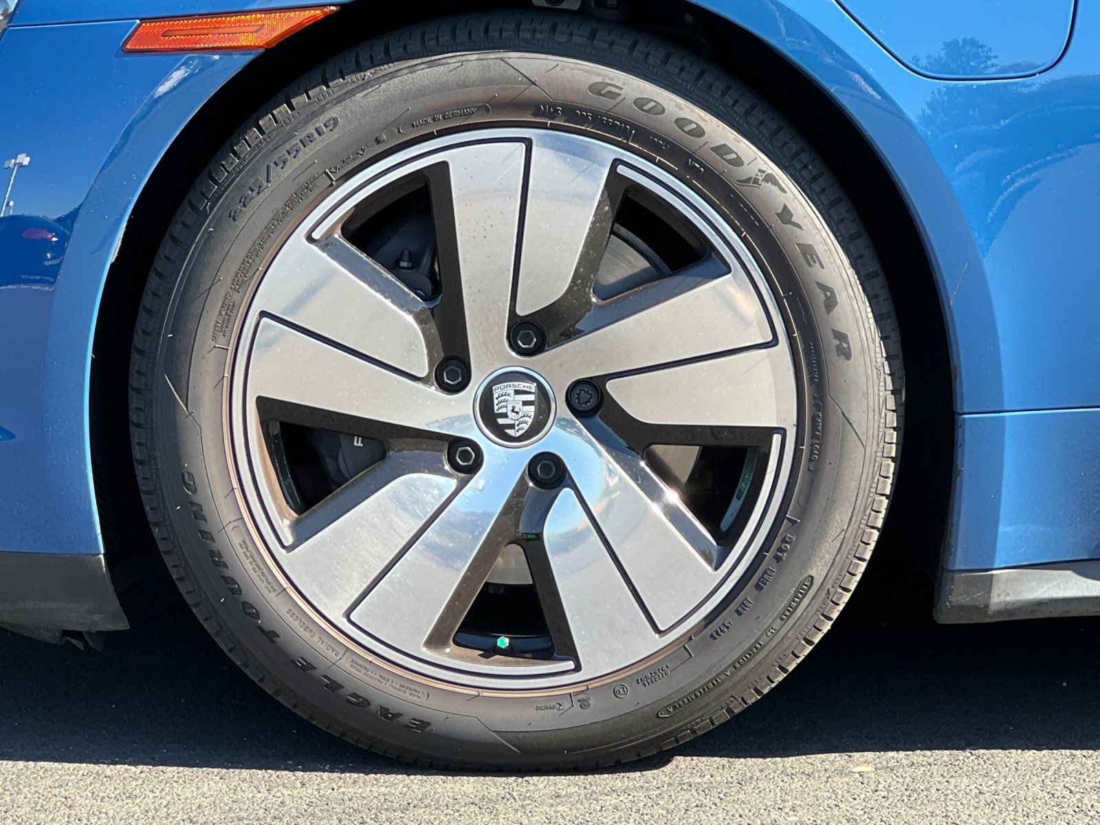 2023 Porsche Taycan Base — full photo 27 of 29