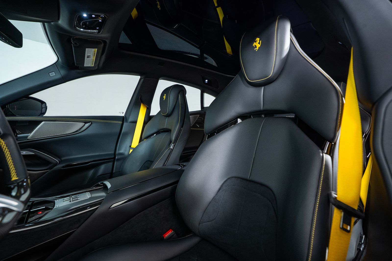 2025 Ferrari Purosangue — foto completa 22 de 66