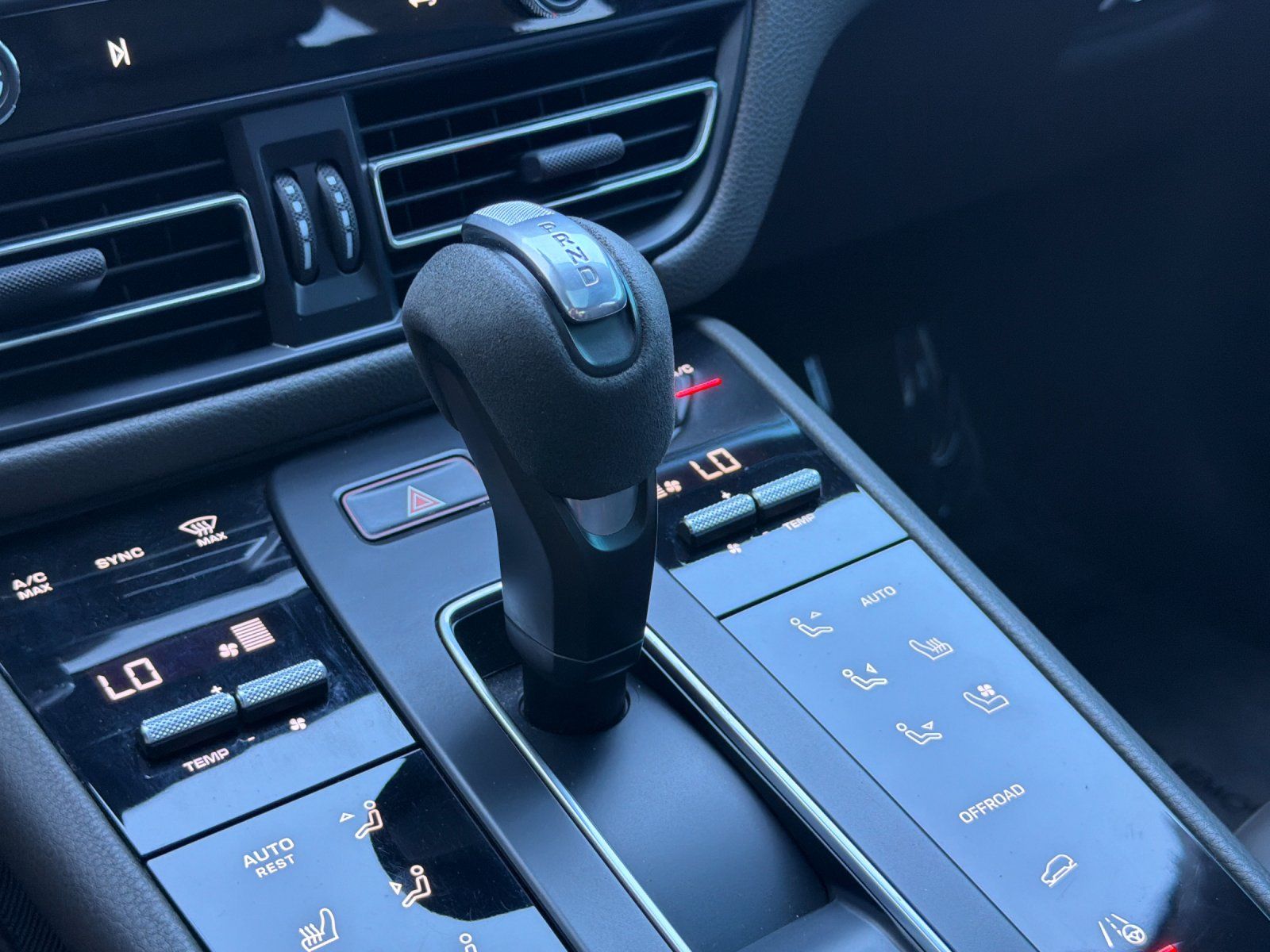 2023 Porsche Macan S — full photo 21 of 28