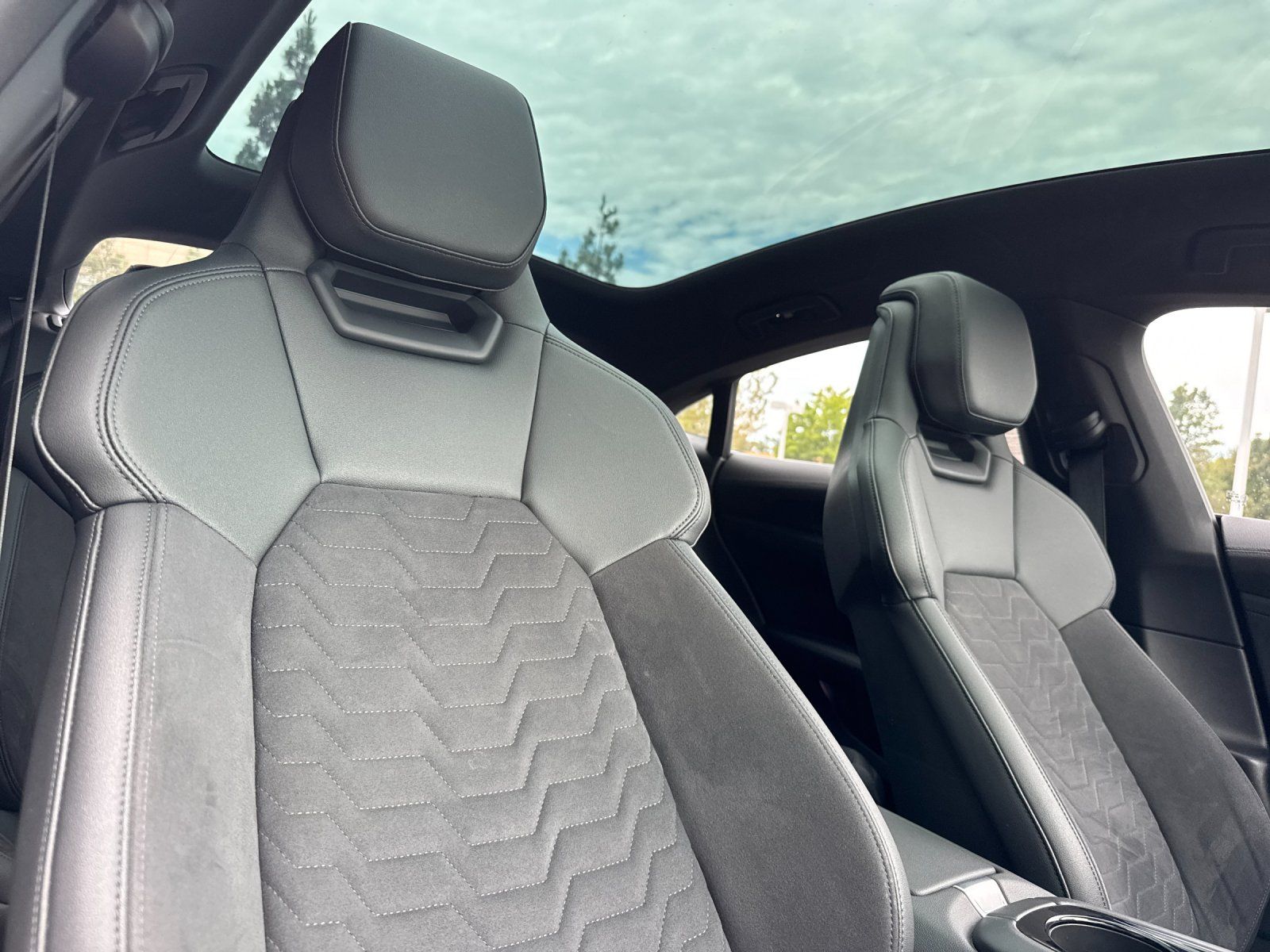 2023 Audi e-tron GT Premium Plus — foto completa 16 de 28