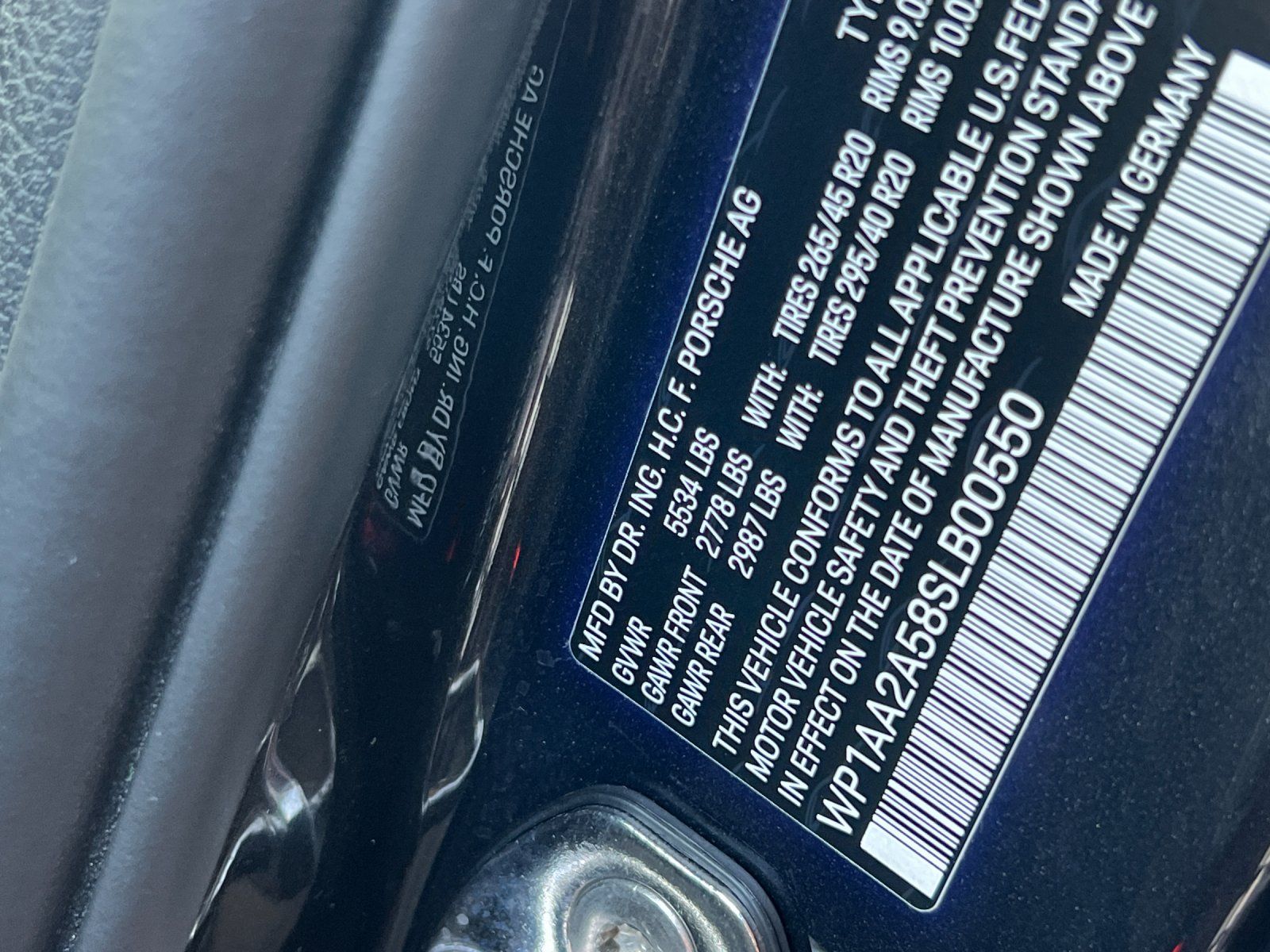 2025 Porsche Macan Base — full photo 28 of 28