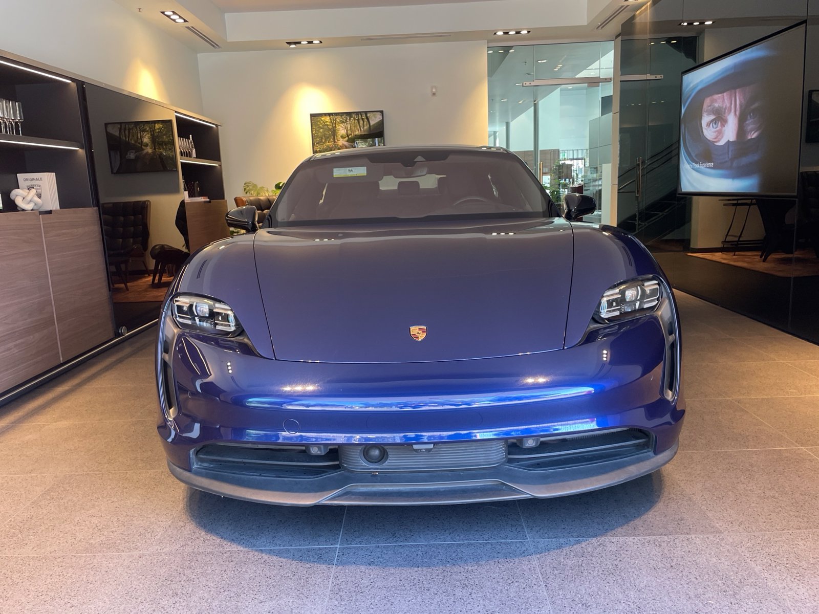 2024 Porsche Taycan Base — foto 1 de 10