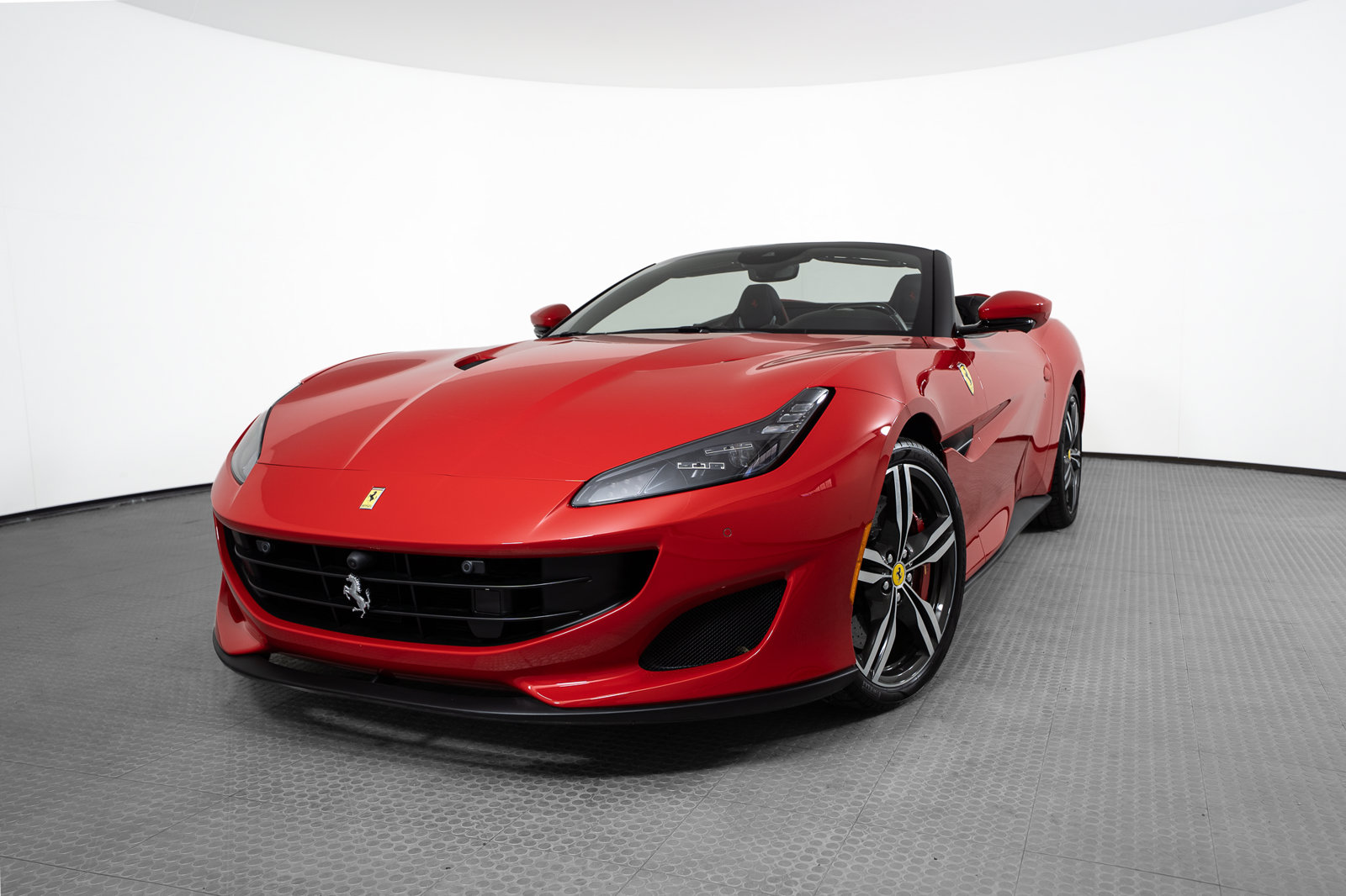 2020 Ferrari Portofino — photo 1 of 41