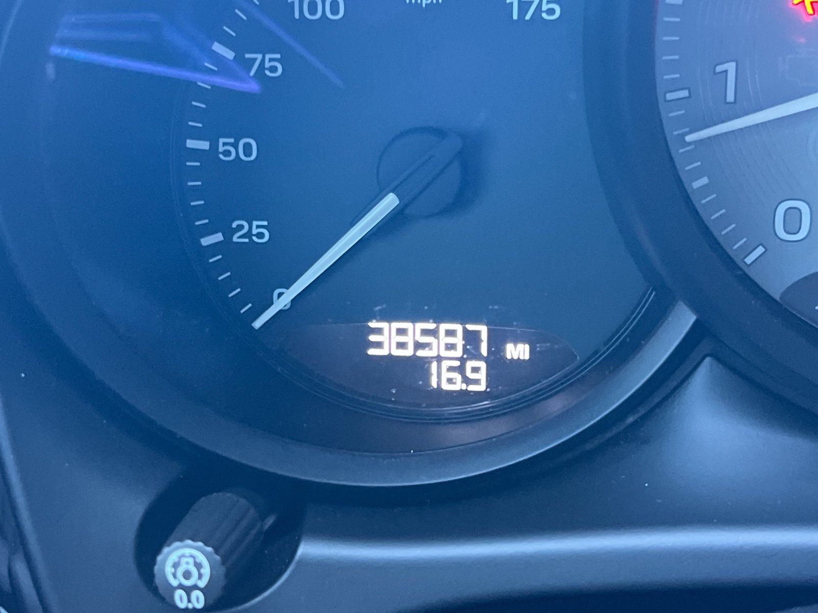 2024 Porsche Macan S — full photo 25 of 28