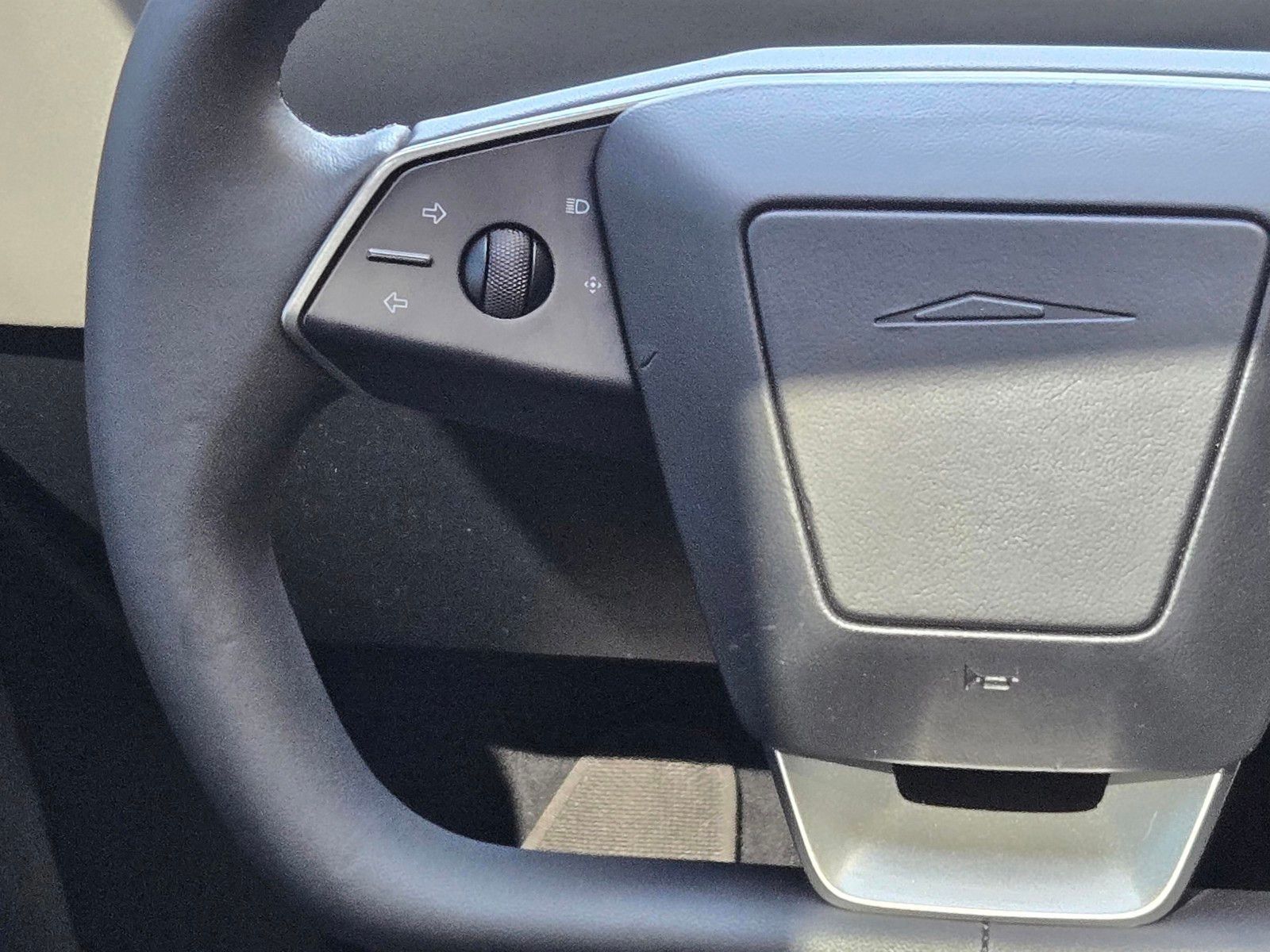 2024 Tesla Cybertruck Cyberbeast — foto completa 15 de 45