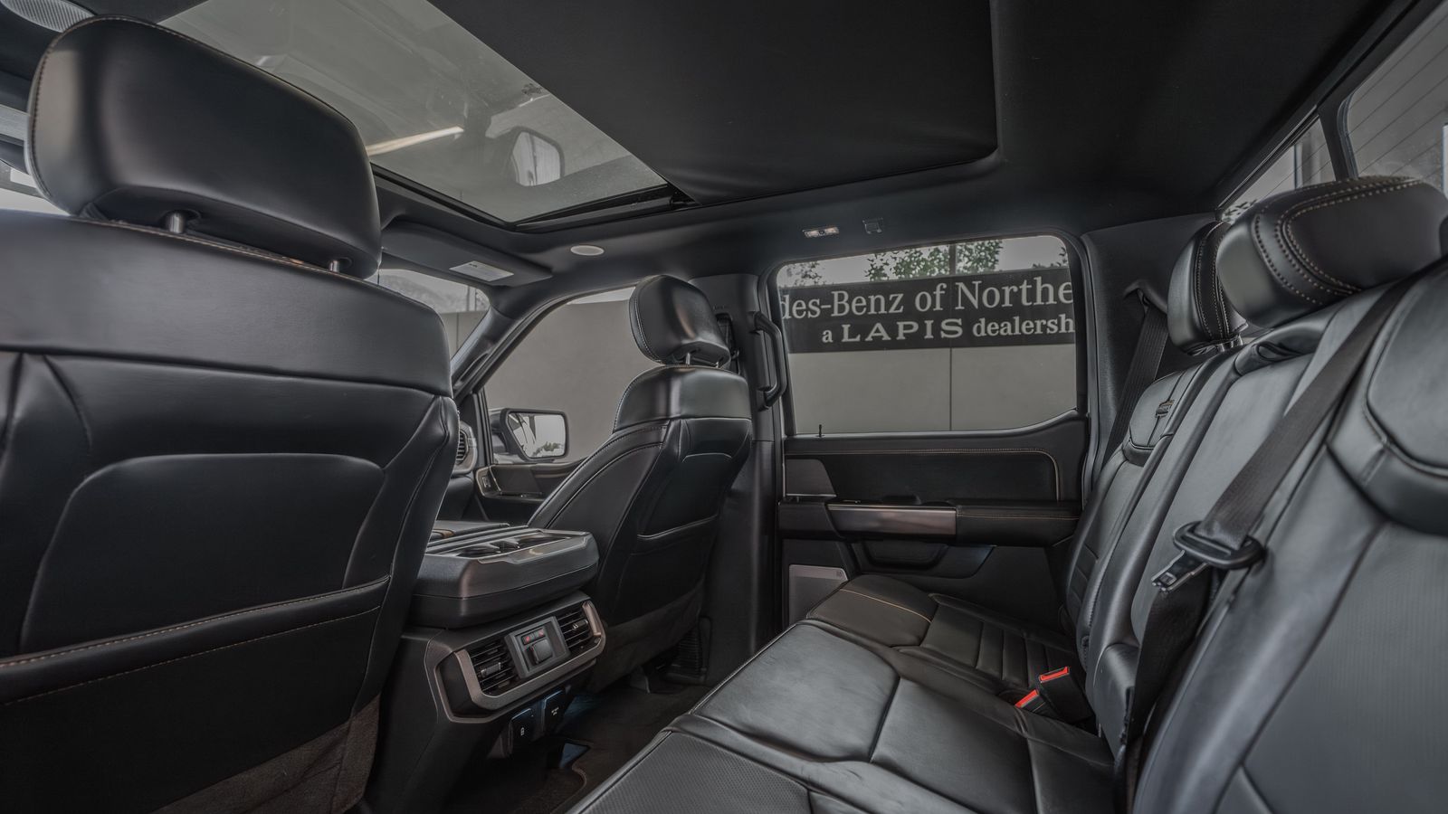 2022 Ford F-150 Platinum — full photo 26 of 33