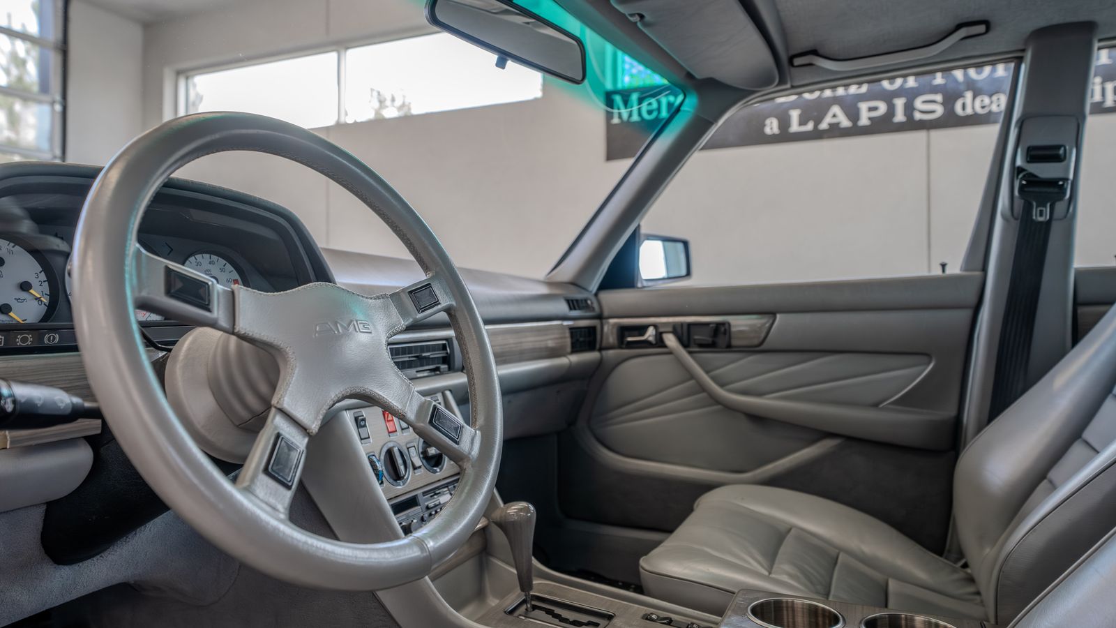 1984 Mercedes 500 SEL — foto completa 7 de 46