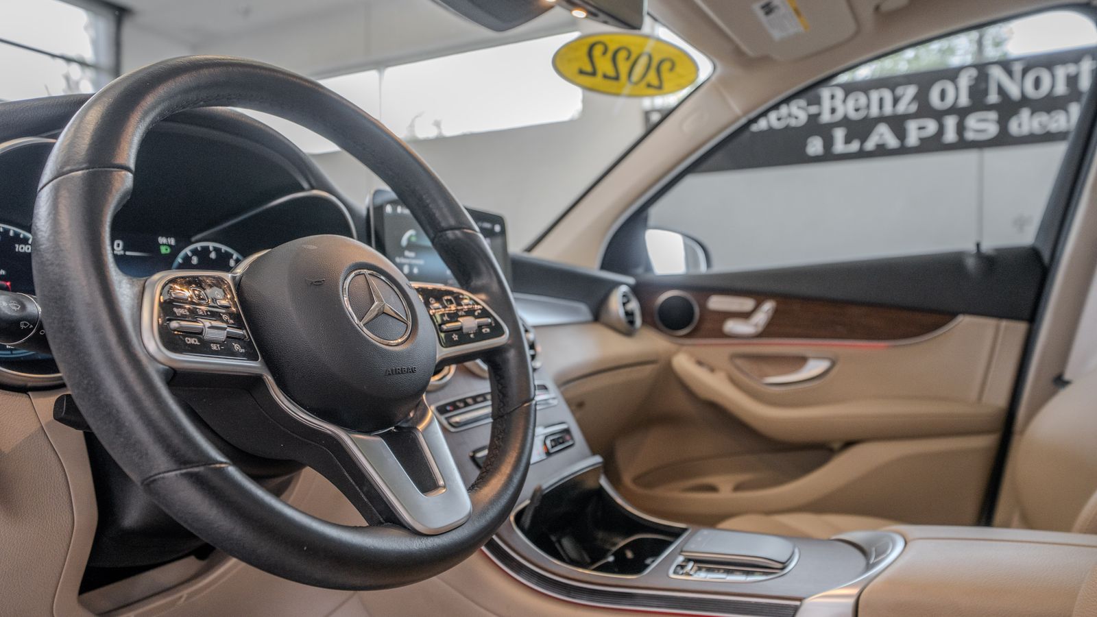 2022 Mercedes-Benz GLC GLC 300 — full photo 7 of 35