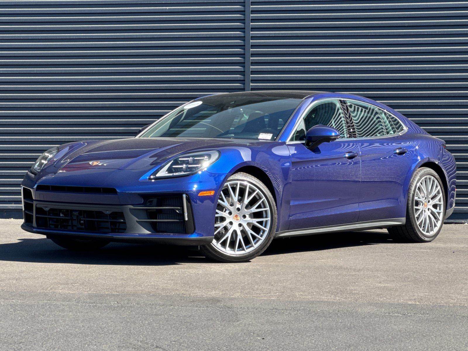 2025 Porsche Panamera 4 — foto completa 1 de 28
