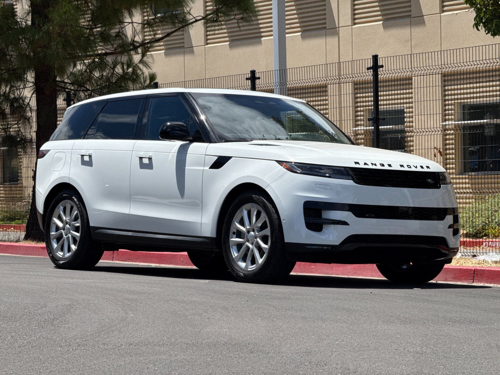 2025 Land Rover Range Rover Sport SE — foto completa 7 de 29