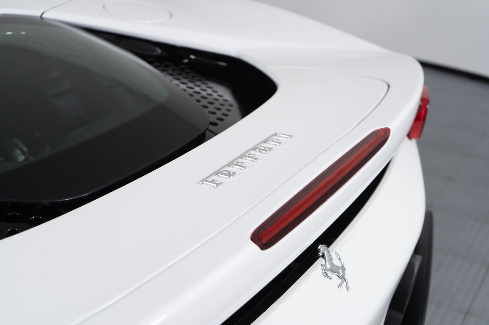 2024 Ferrari SF90 Spider — foto completa 30 de 51