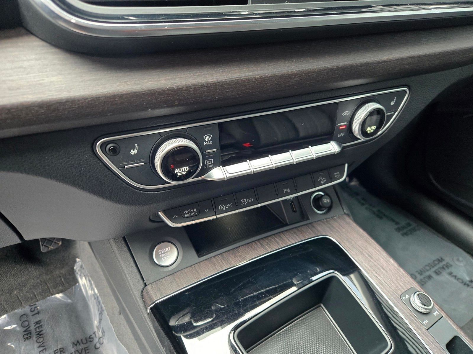 2023 Audi Q5 45 S line Premium — full photo 23 of 45