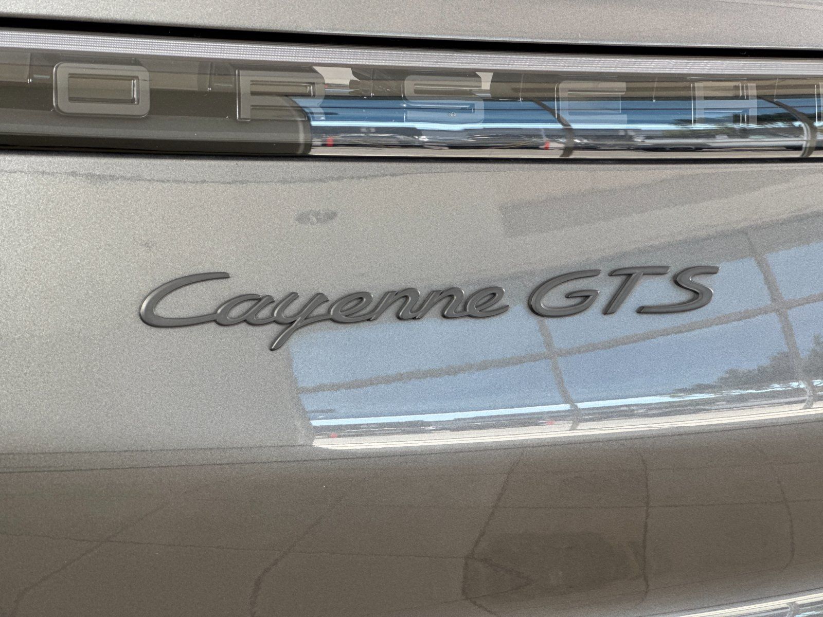 2021 Porsche Cayenne Coupe GTS — foto completa 28 de 29