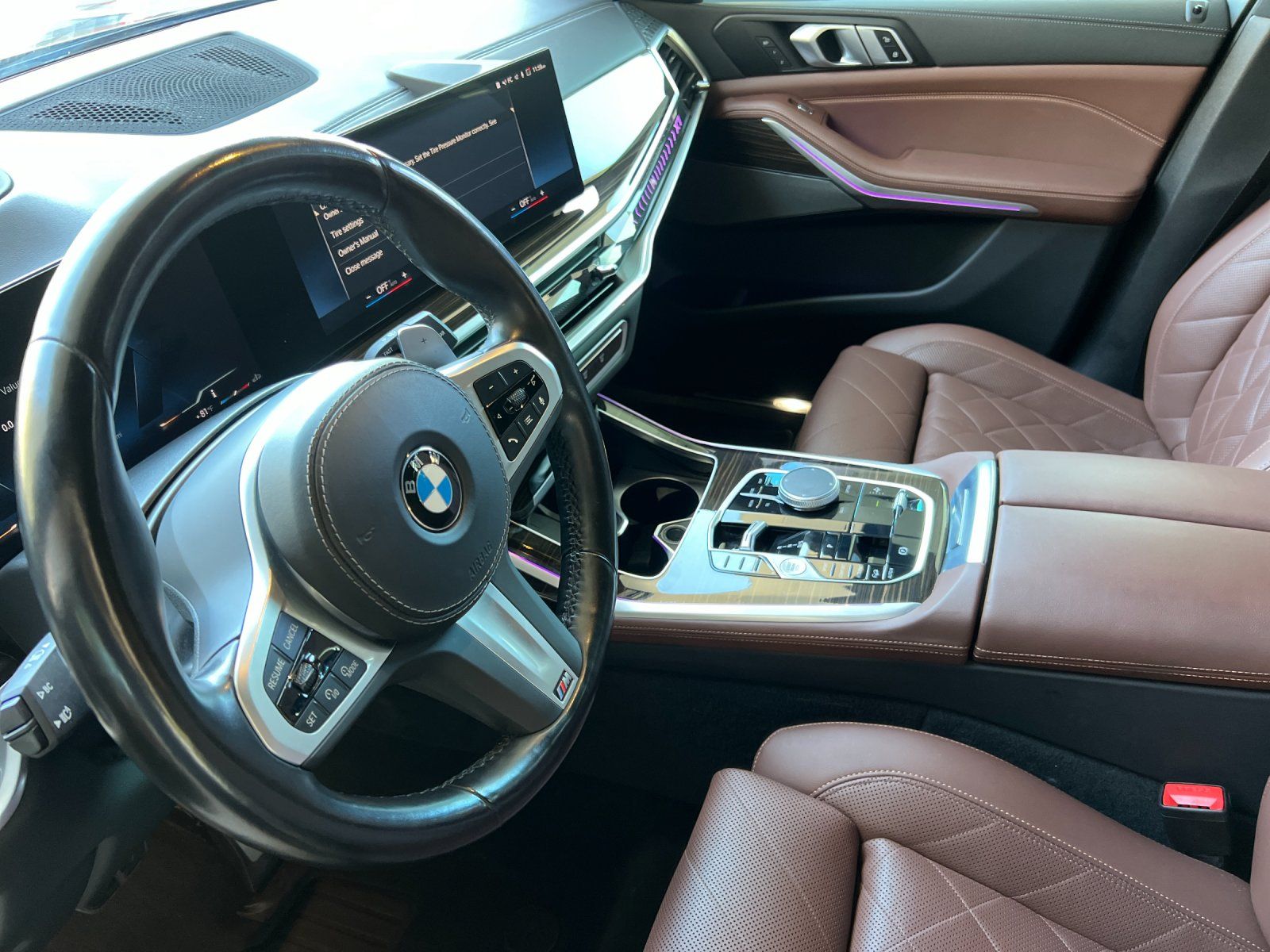 2023 BMW X7 xDrive40i — full photo 10 of 30