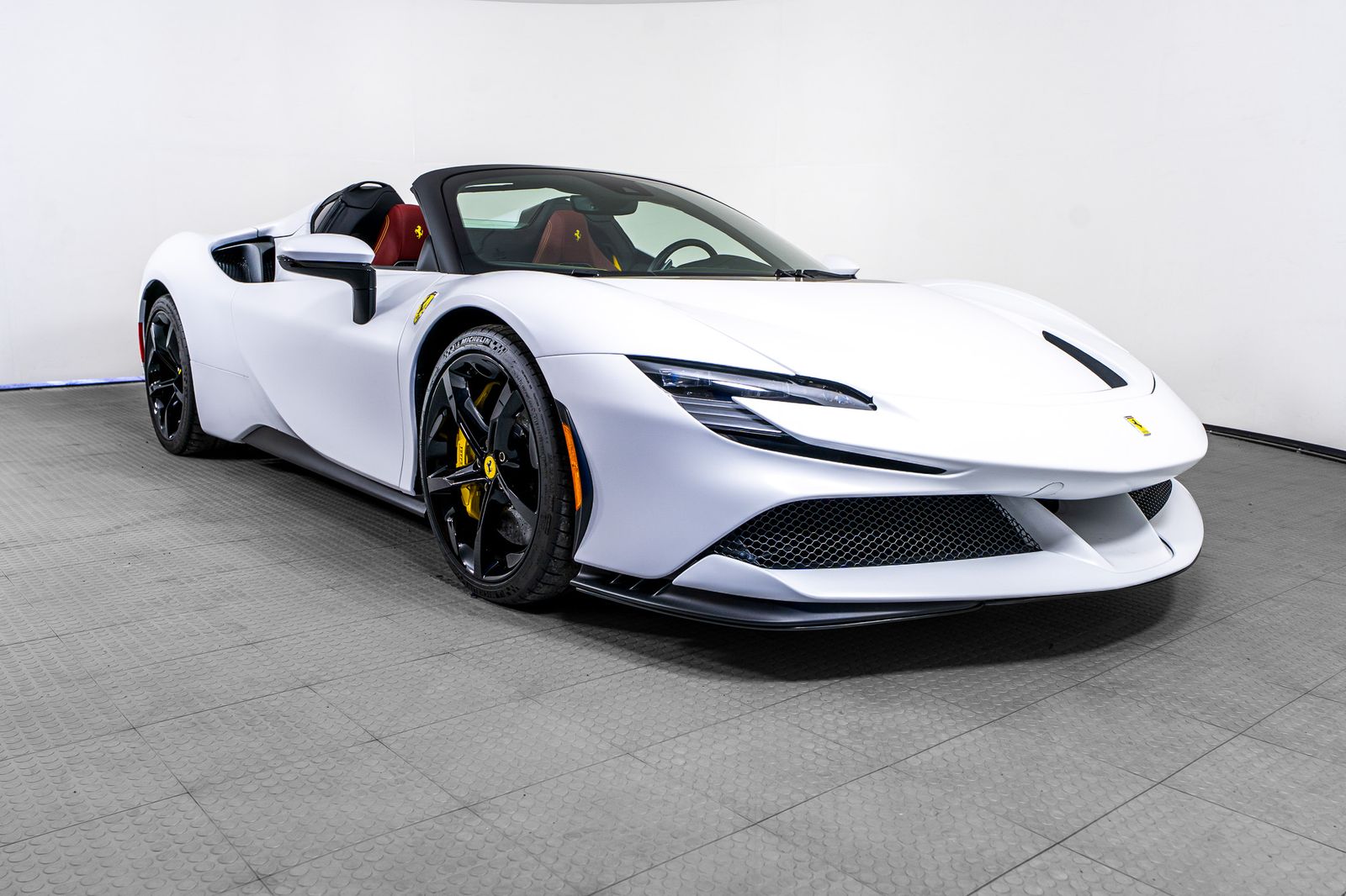 2024 Ferrari SF90 Spider — foto completa 10 de 51