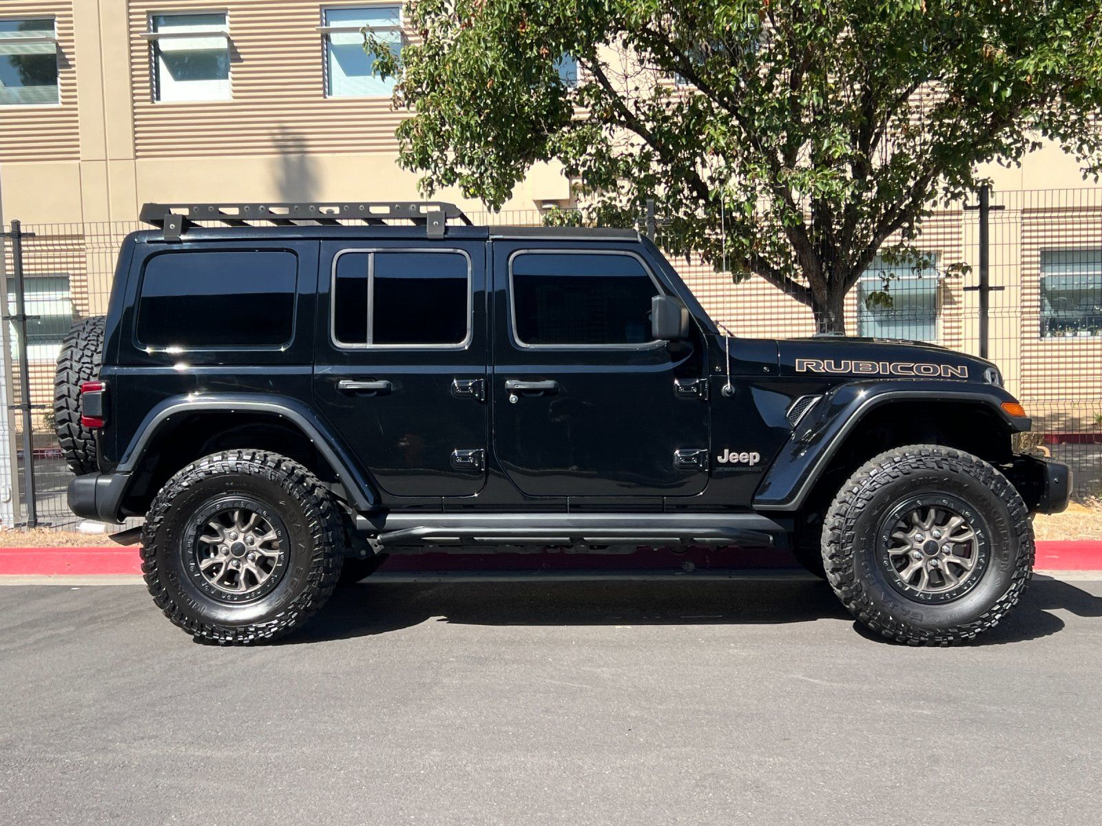 2023 Jeep Wrangler Rubicon 392 — full photo 6 of 28