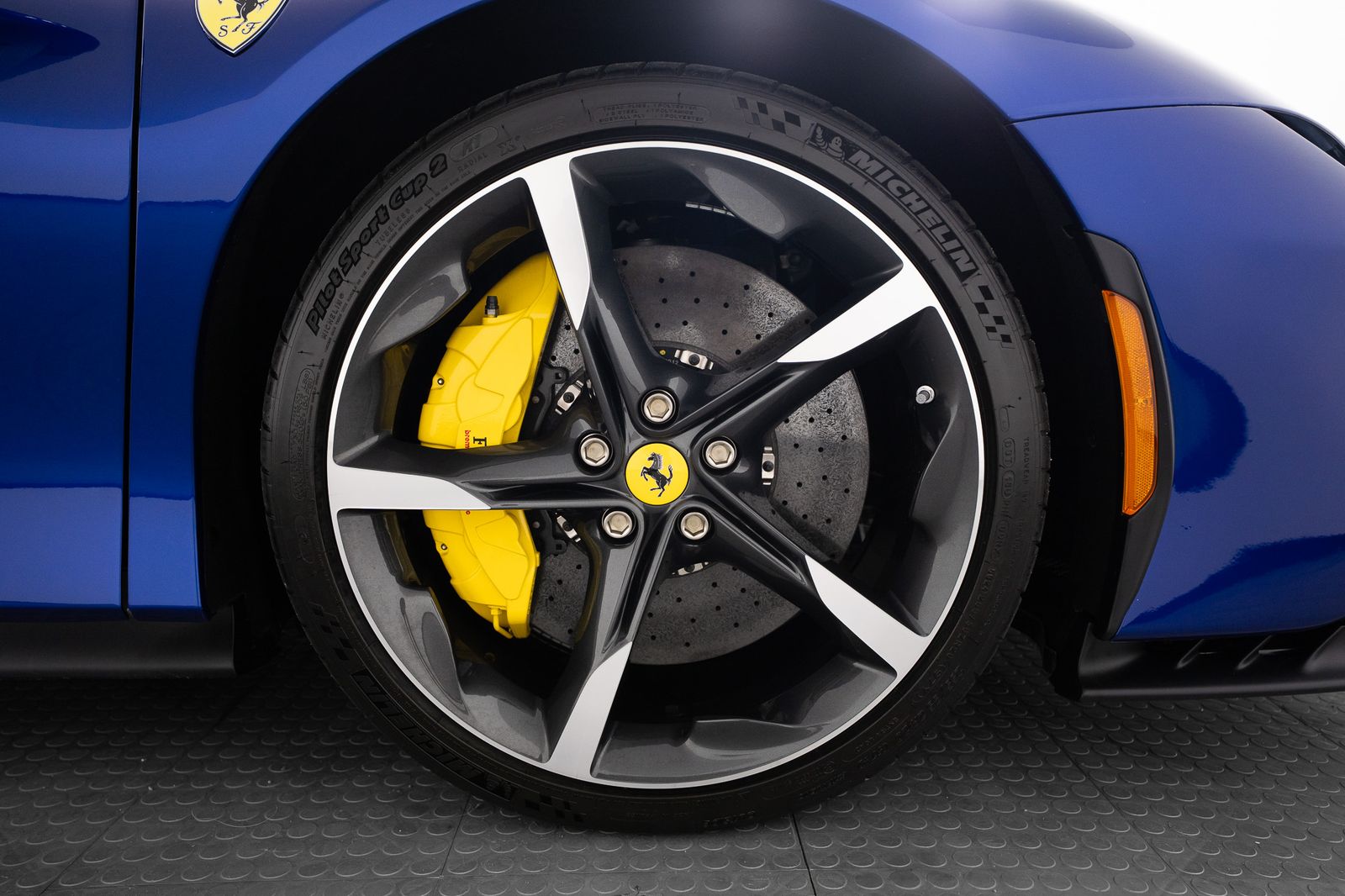 2025 Ferrari SF90 Spider — full photo 31 of 67